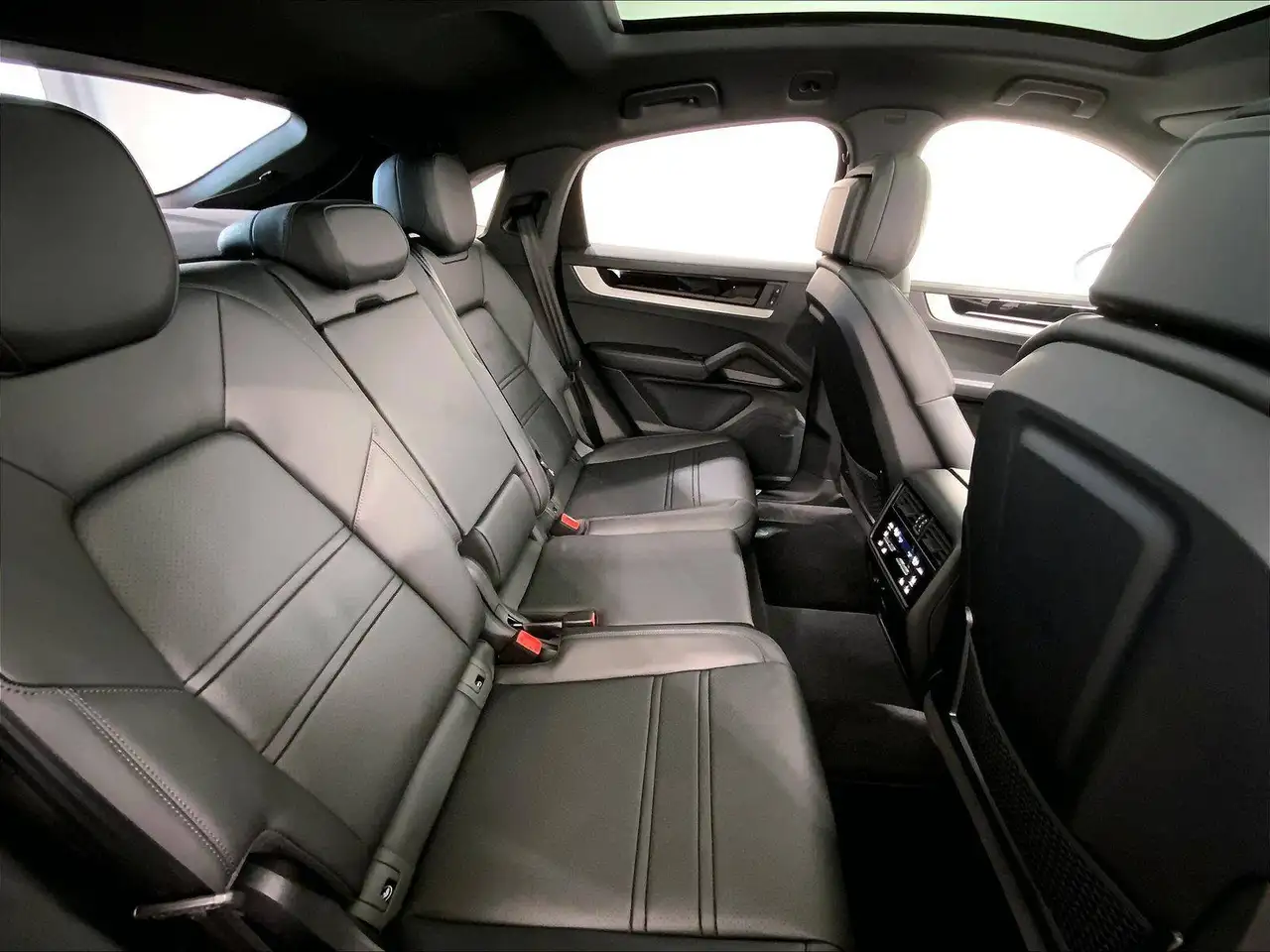 Porsche Cayenne снимка Porsche Cayenne