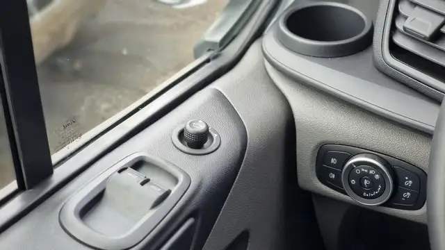 Ford Transit Custom Trend NUGGET Camping Aut. *Standheizung*AHK* Ansicht 31