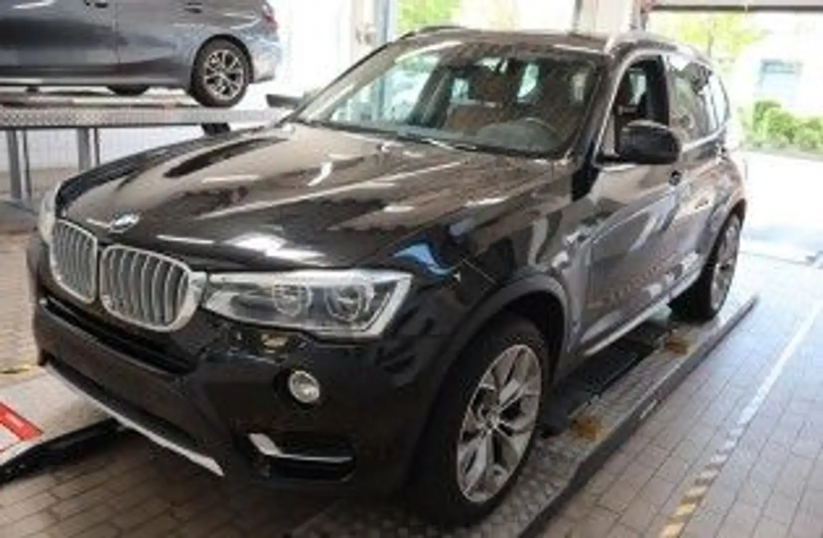 BMW X3 xD30d/HUD/Panor/LED/AHK/DrivAs+/SportStz/xLine Schwarz - 1