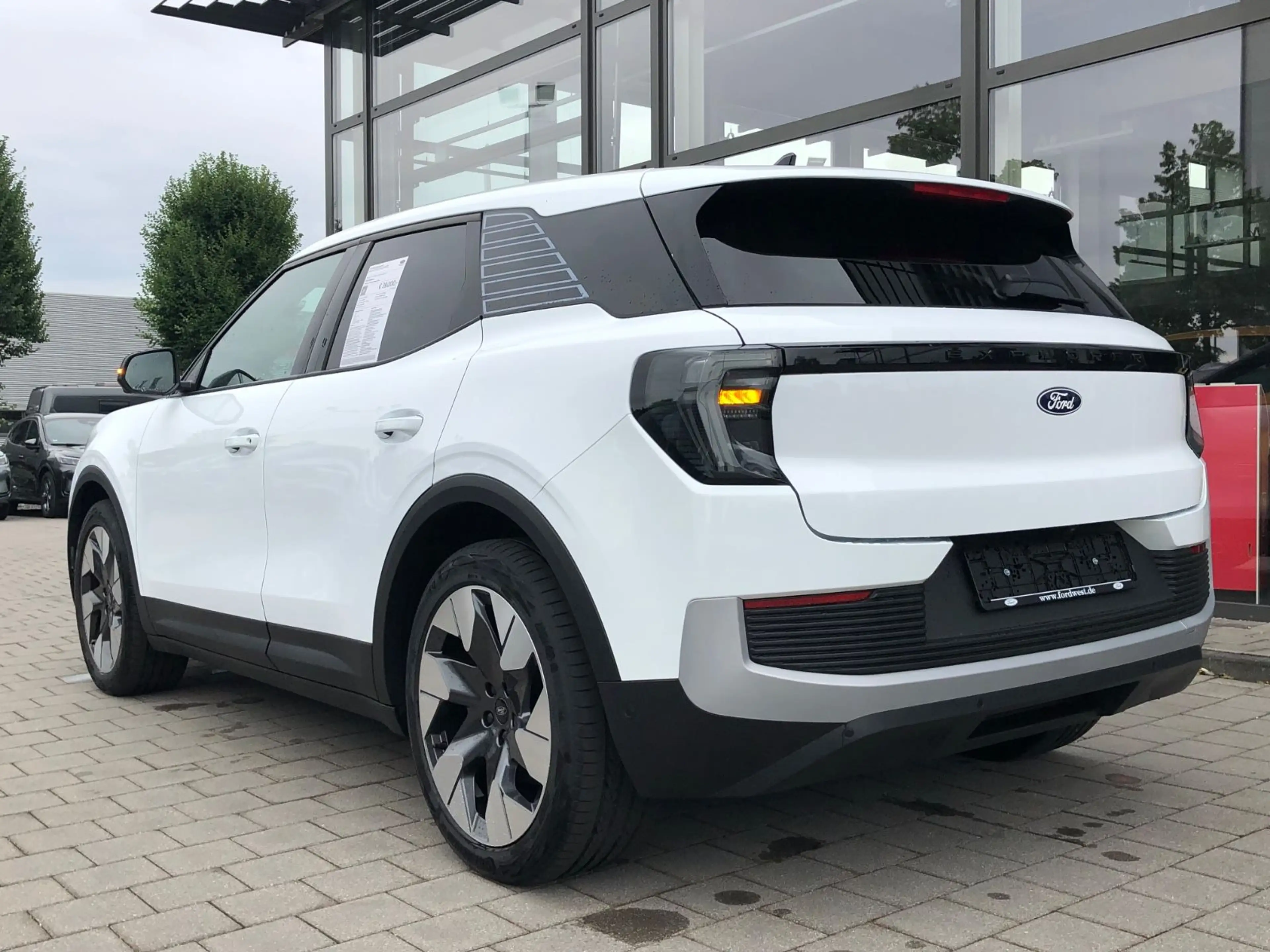 Ford Explorer 017 Explorer Extended Range RWD 77kWh Premium — photo 8