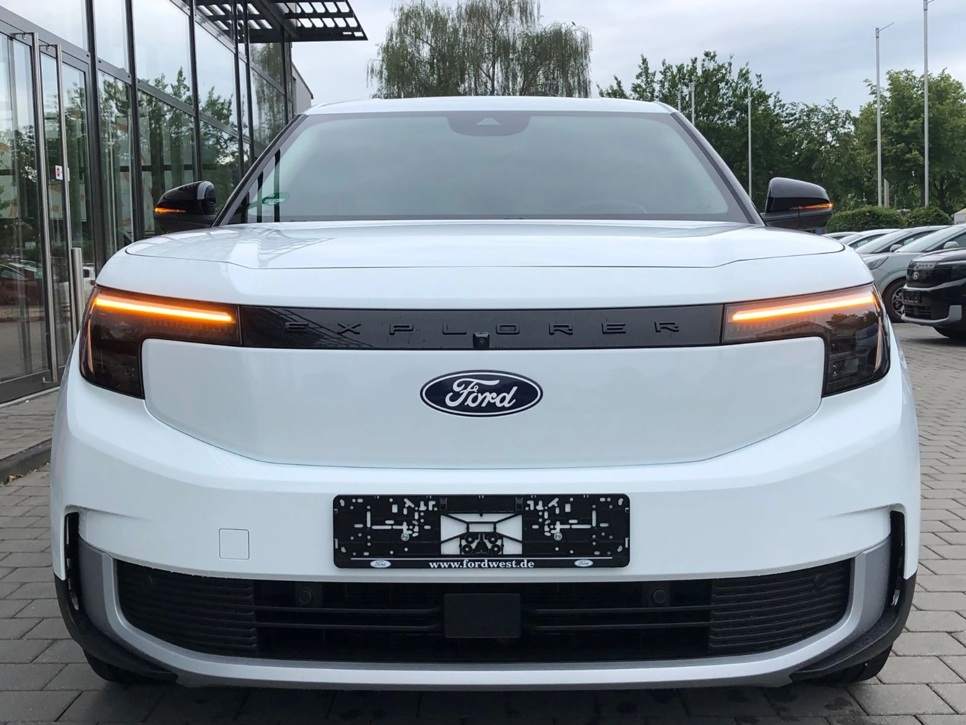 Ford Explorer 017 Explorer Extended Range RWD 77kWh Premium — photo 4