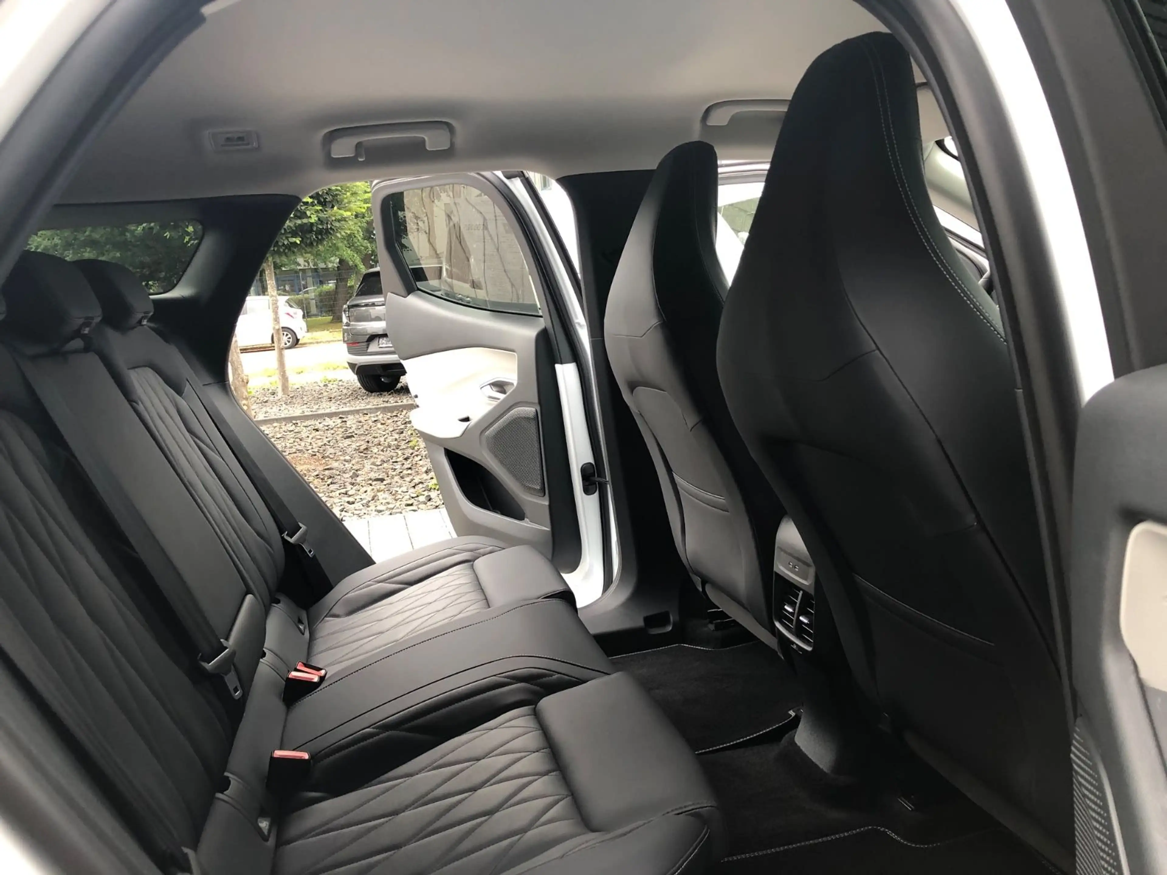 Ford Explorer 017 Explorer Extended Range RWD 77kWh Premium — photo 13