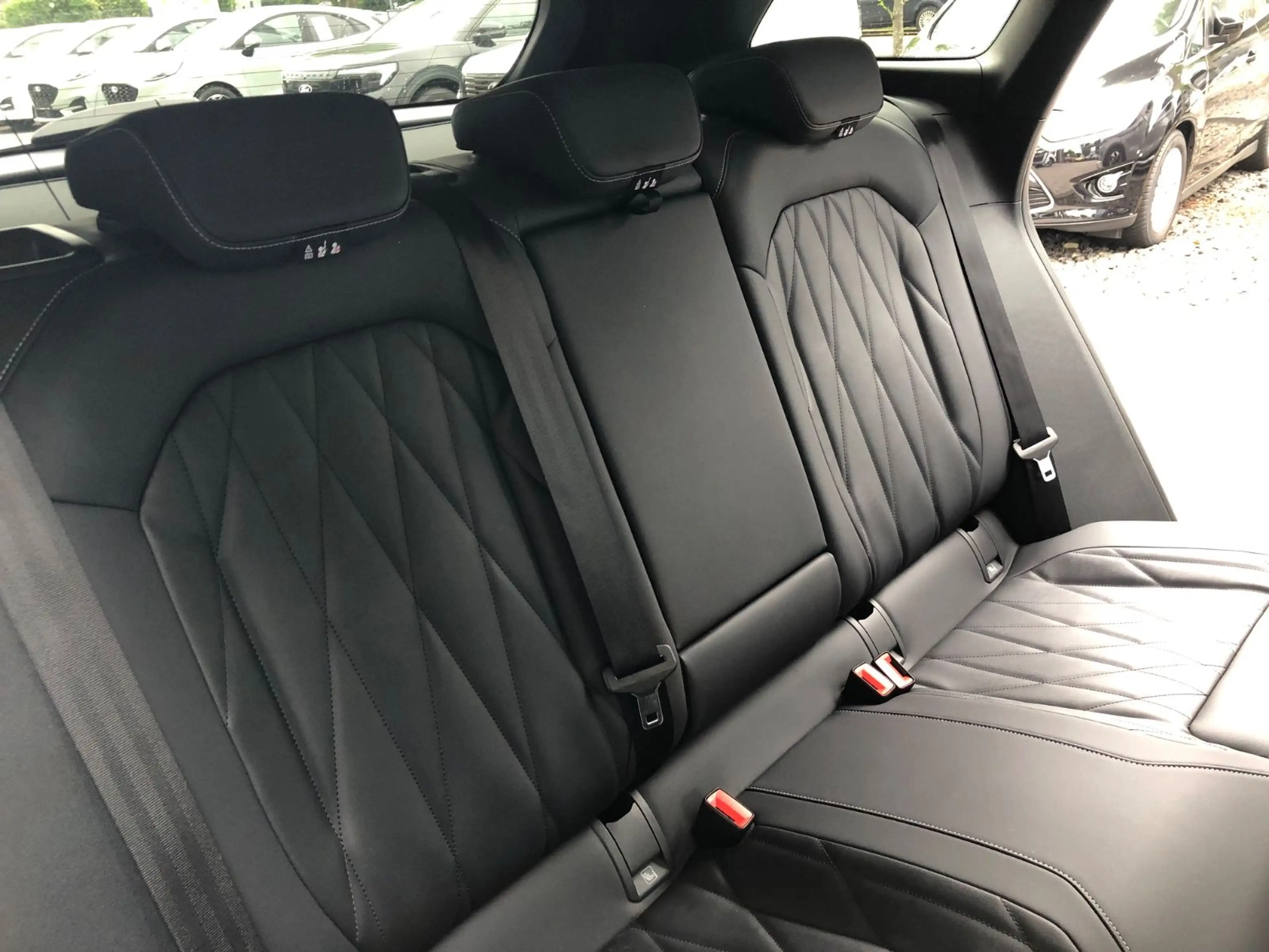 Ford Explorer 017 Explorer Extended Range RWD 77kWh Premium — photo 14