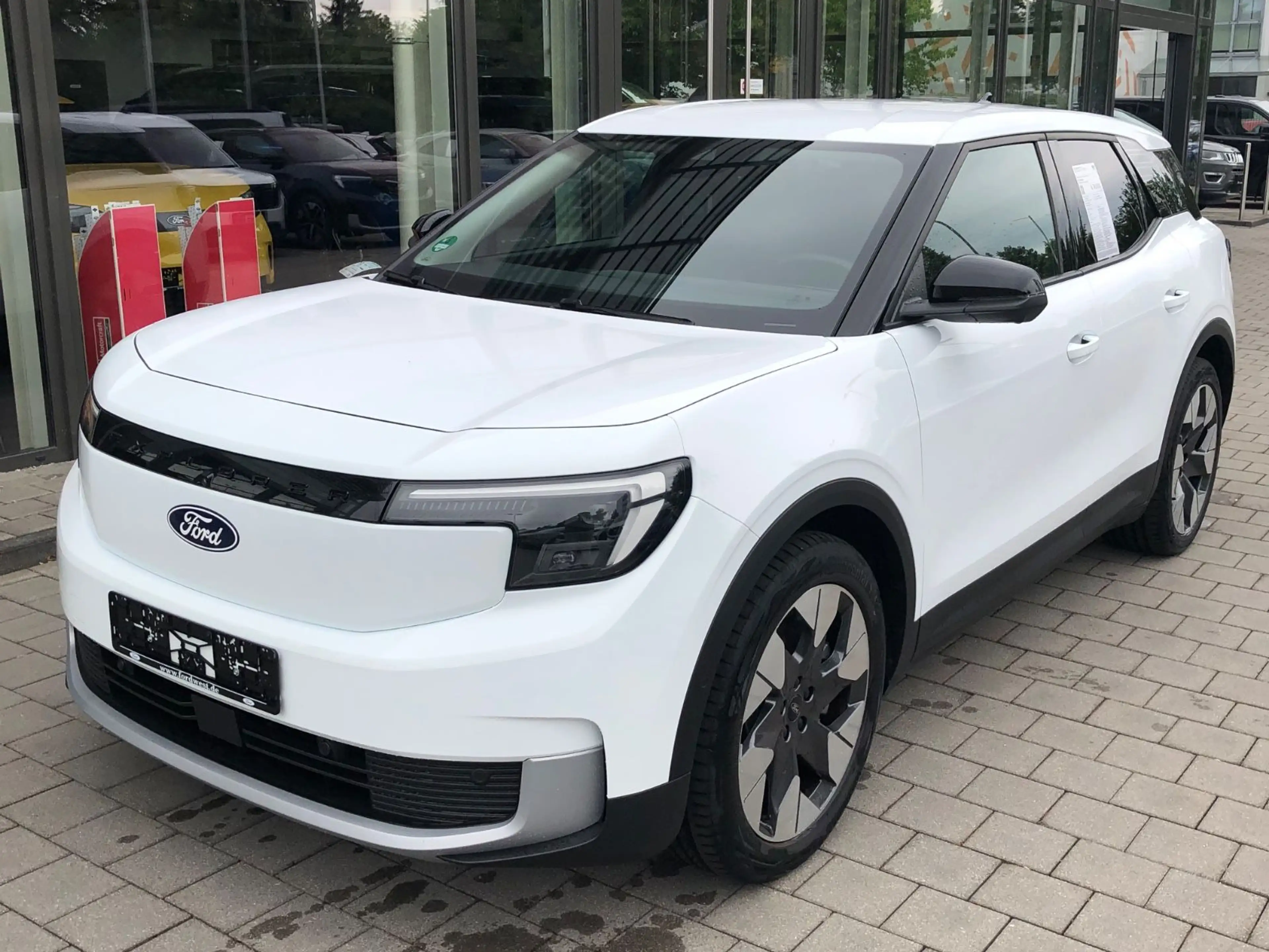 Ford Explorer 017 Explorer Extended Range RWD 77kWh Premium — photo 2