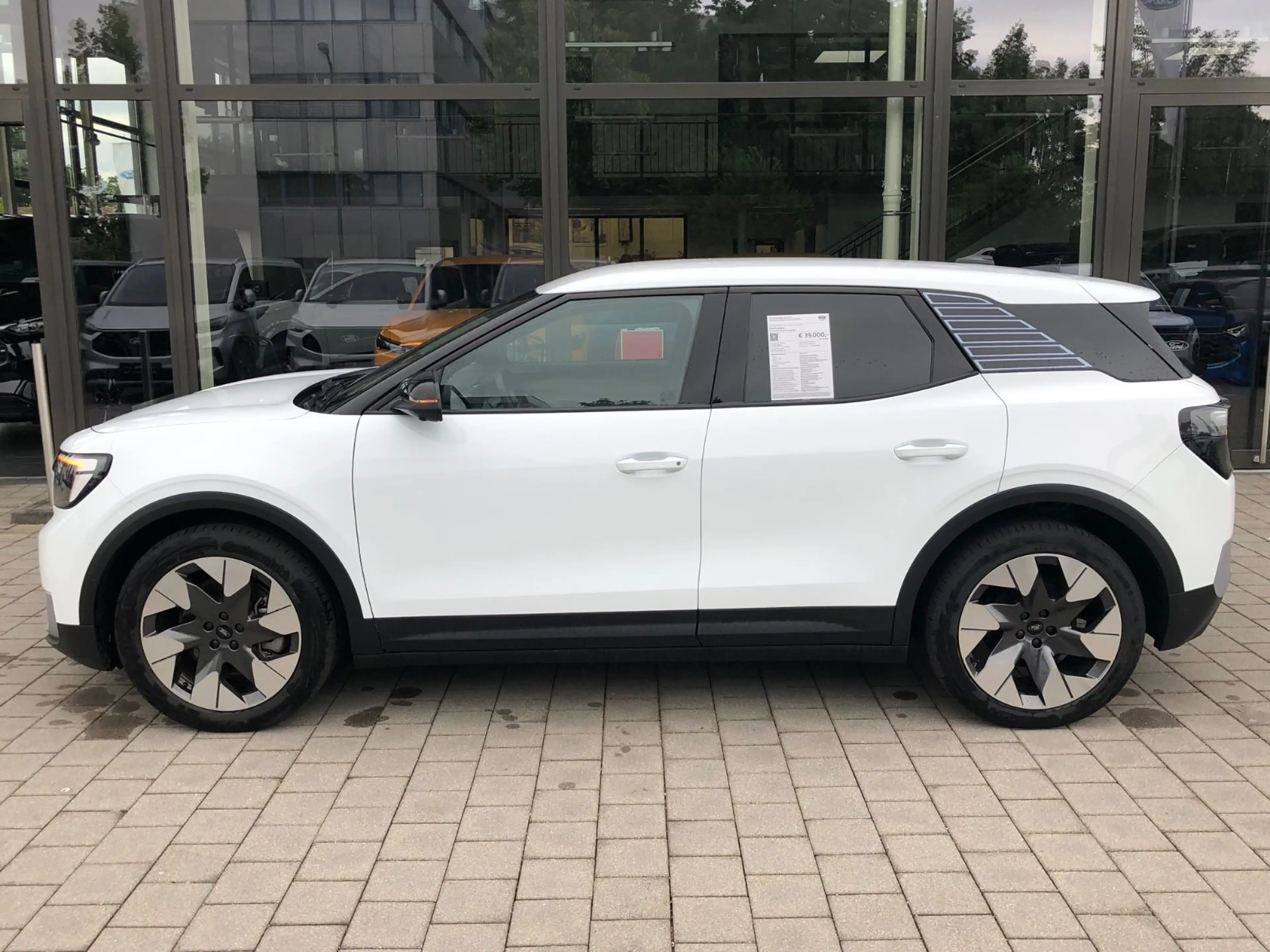 Ford Explorer 017 Explorer Extended Range RWD 77kWh Premium — photo 9