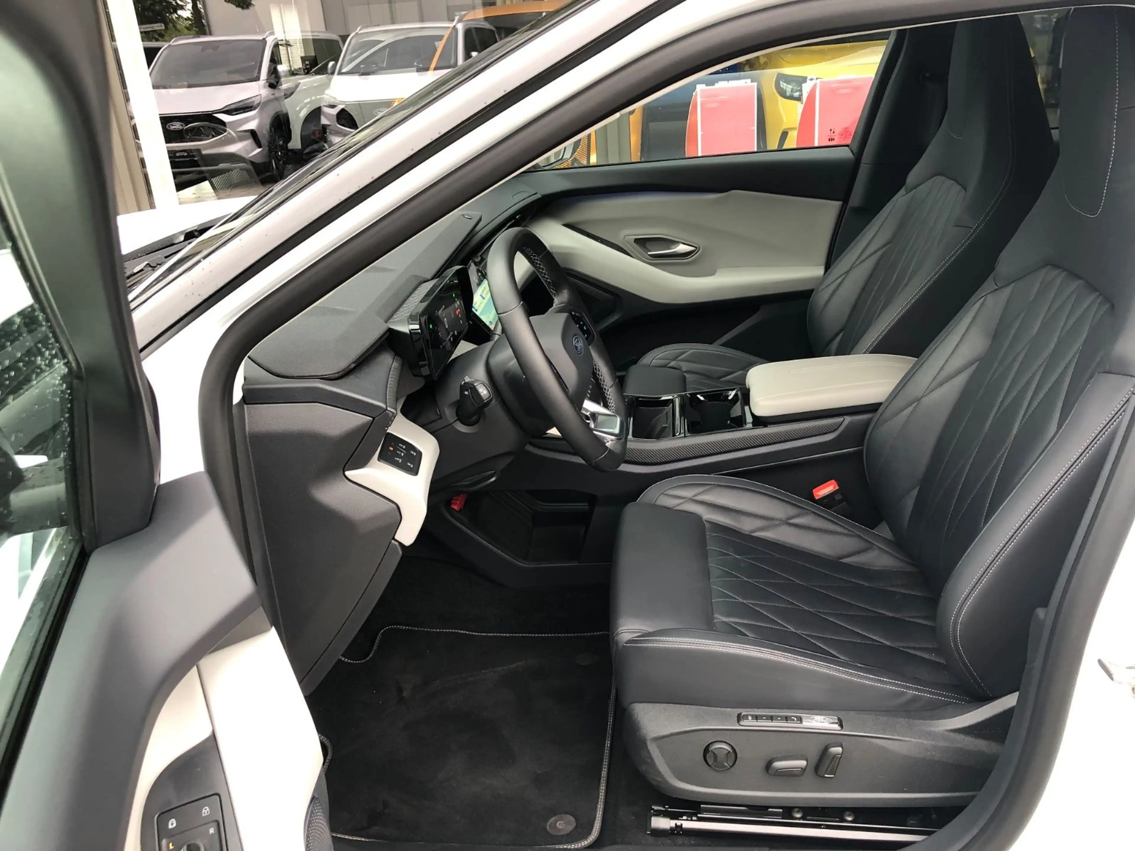 Ford Explorer 017 Explorer Extended Range RWD 77kWh Premium — photo 10