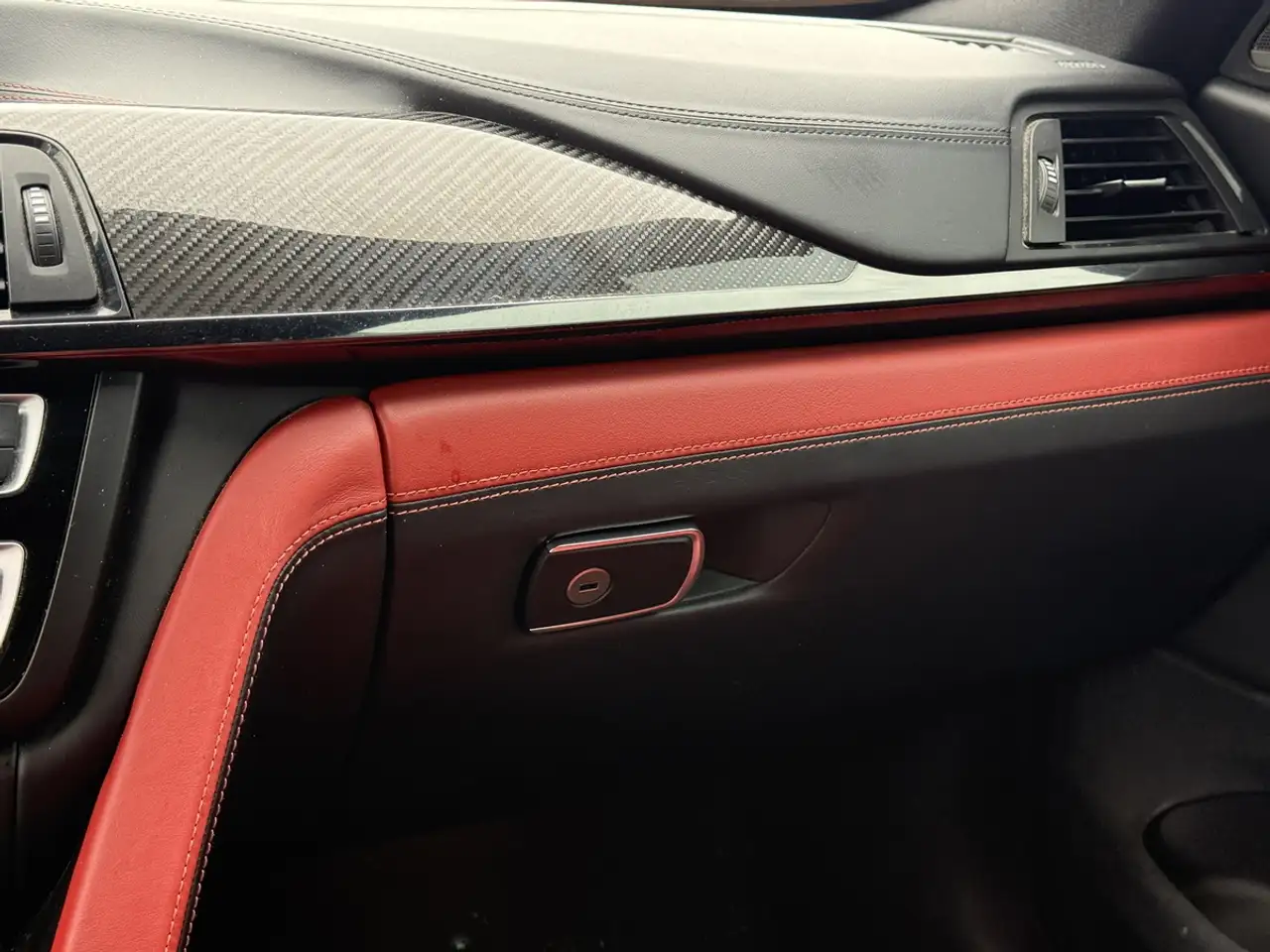 BMW M4 photo BMW M4