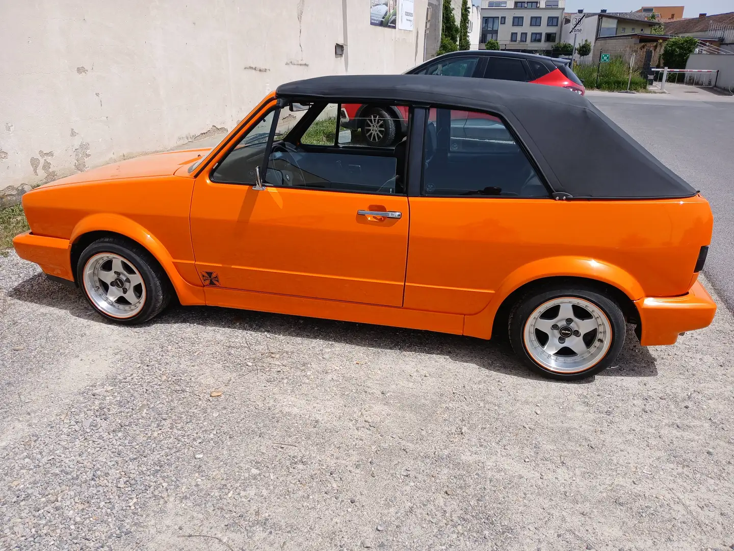 Volkswagen Golf Cabriolet Cabrio / Roadster Orange - 2