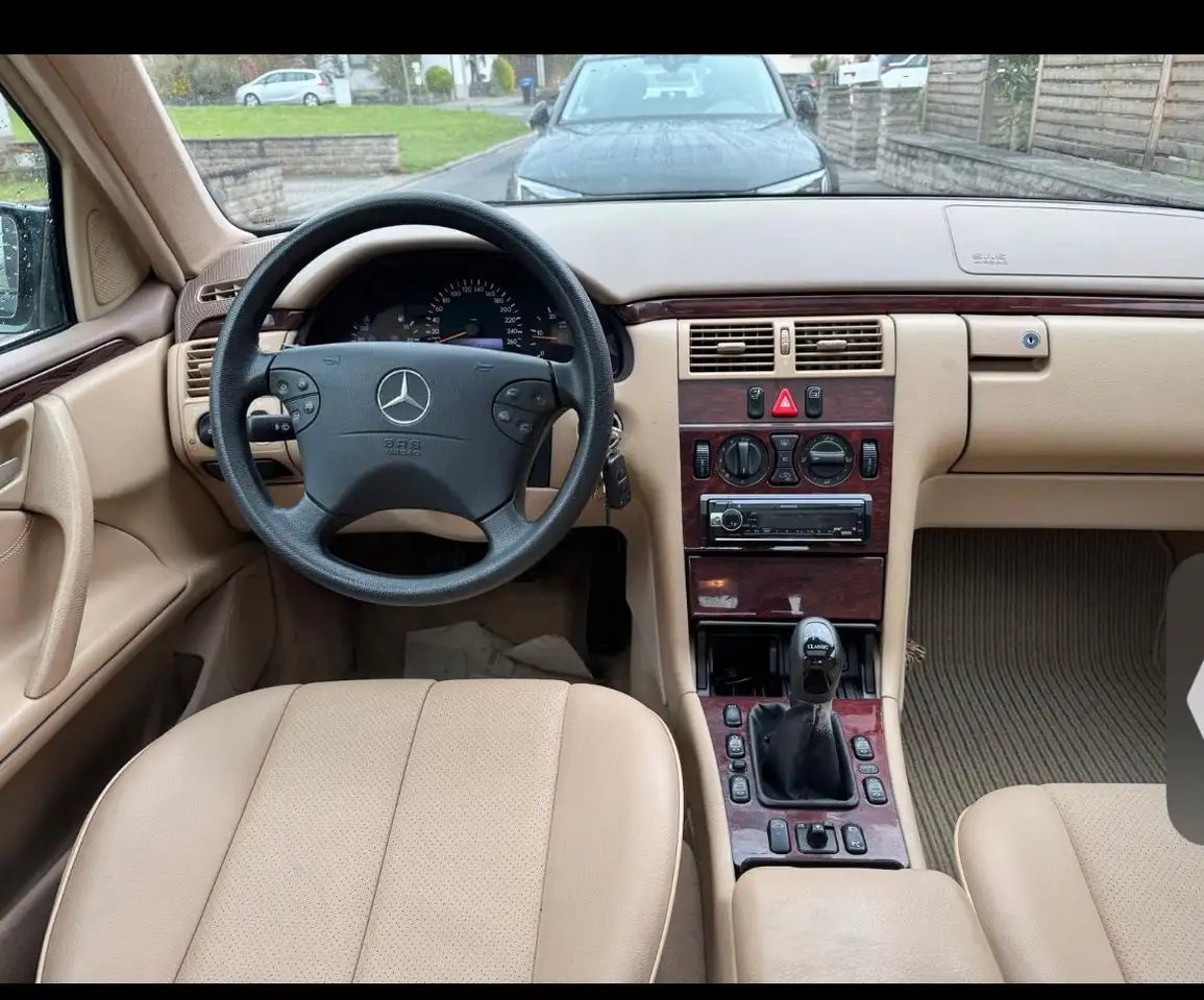 Mercedes-Benz E 200 Cdı, foto 4
