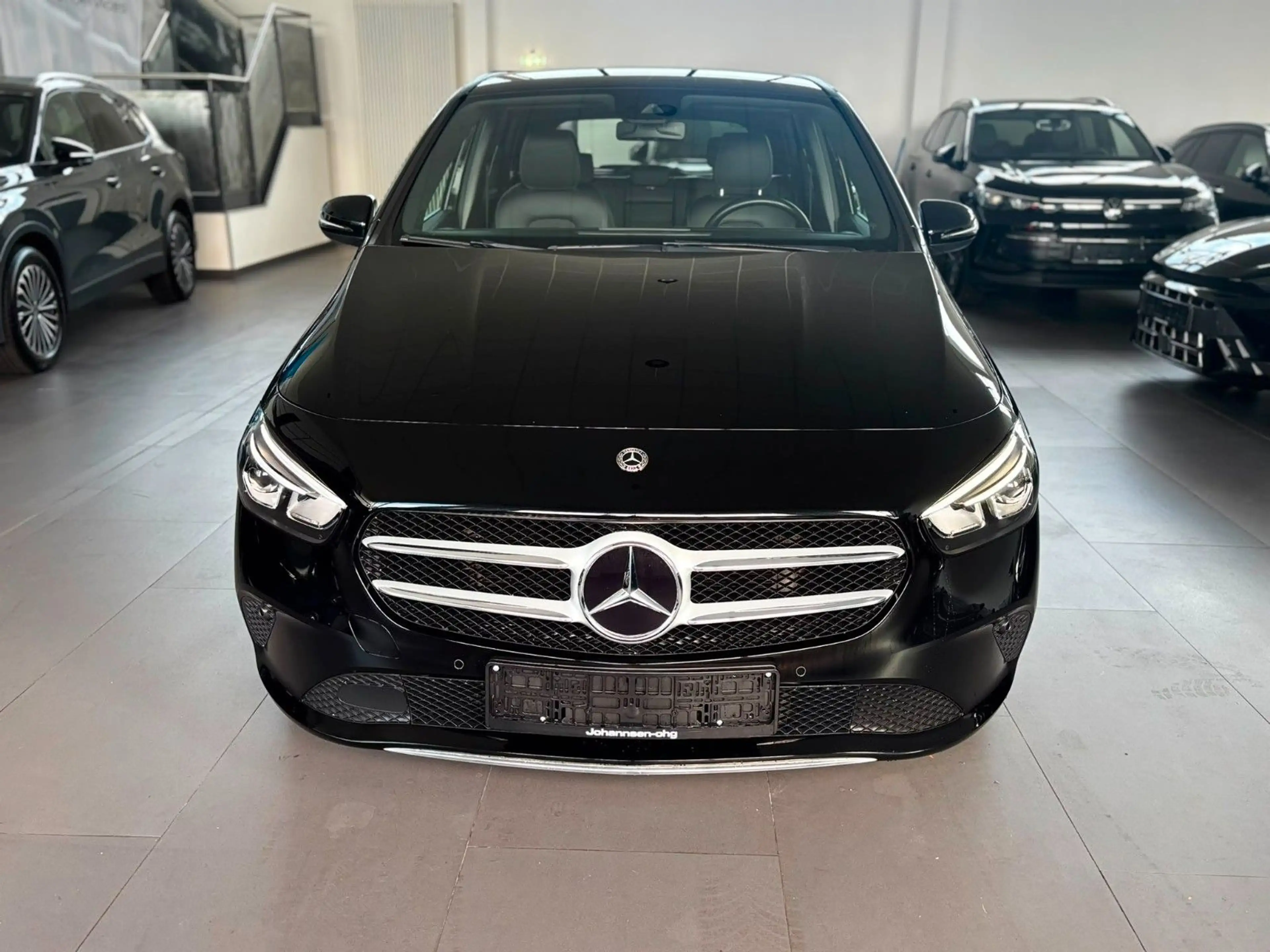 Mercedes-Benz B 180 d LED/NAVI/TEMP/SPUR/STZH — photo 2