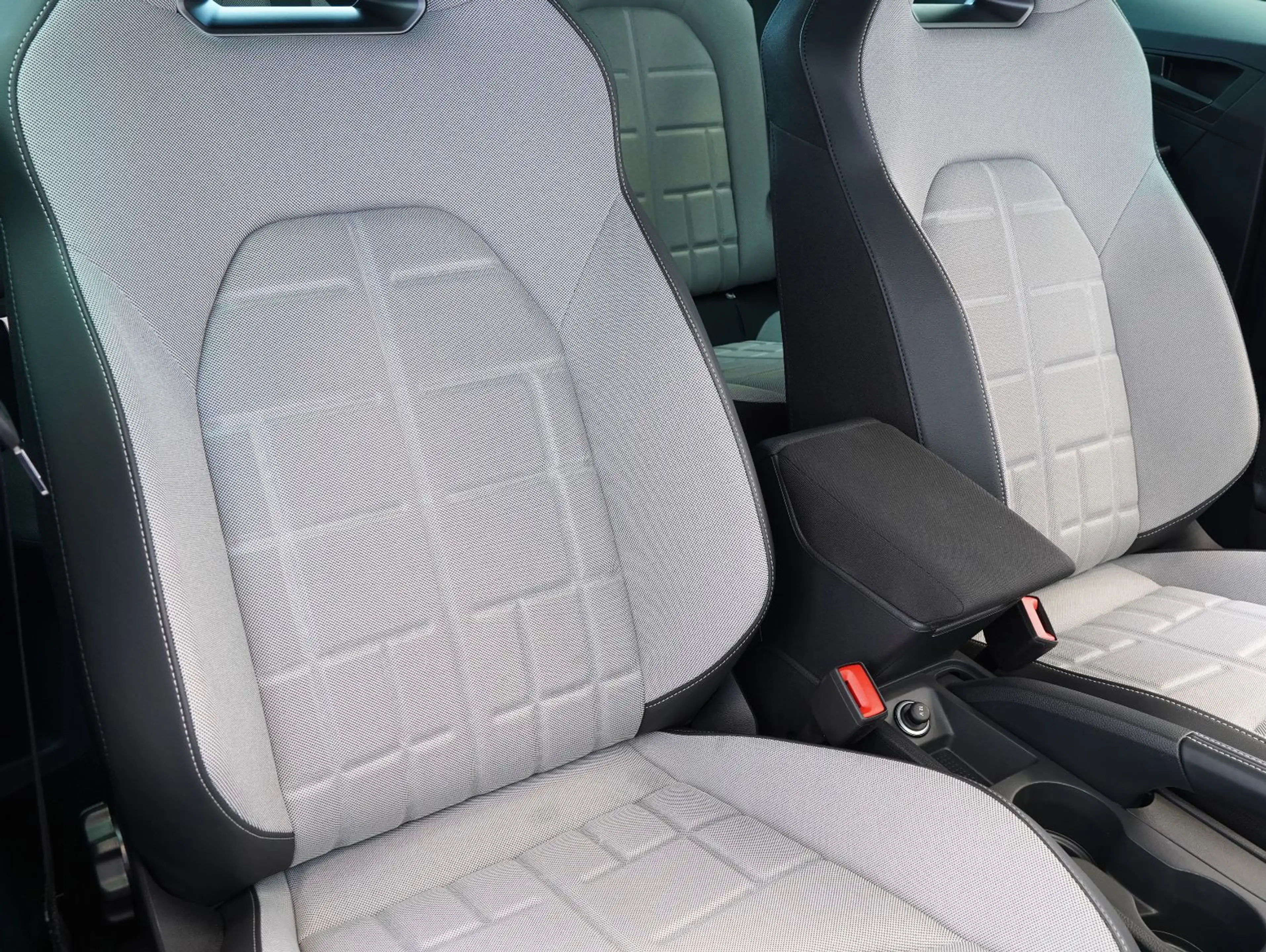 SEAT Ibiza 1.5 TSI 110 kW FR Black Edition — photo 11