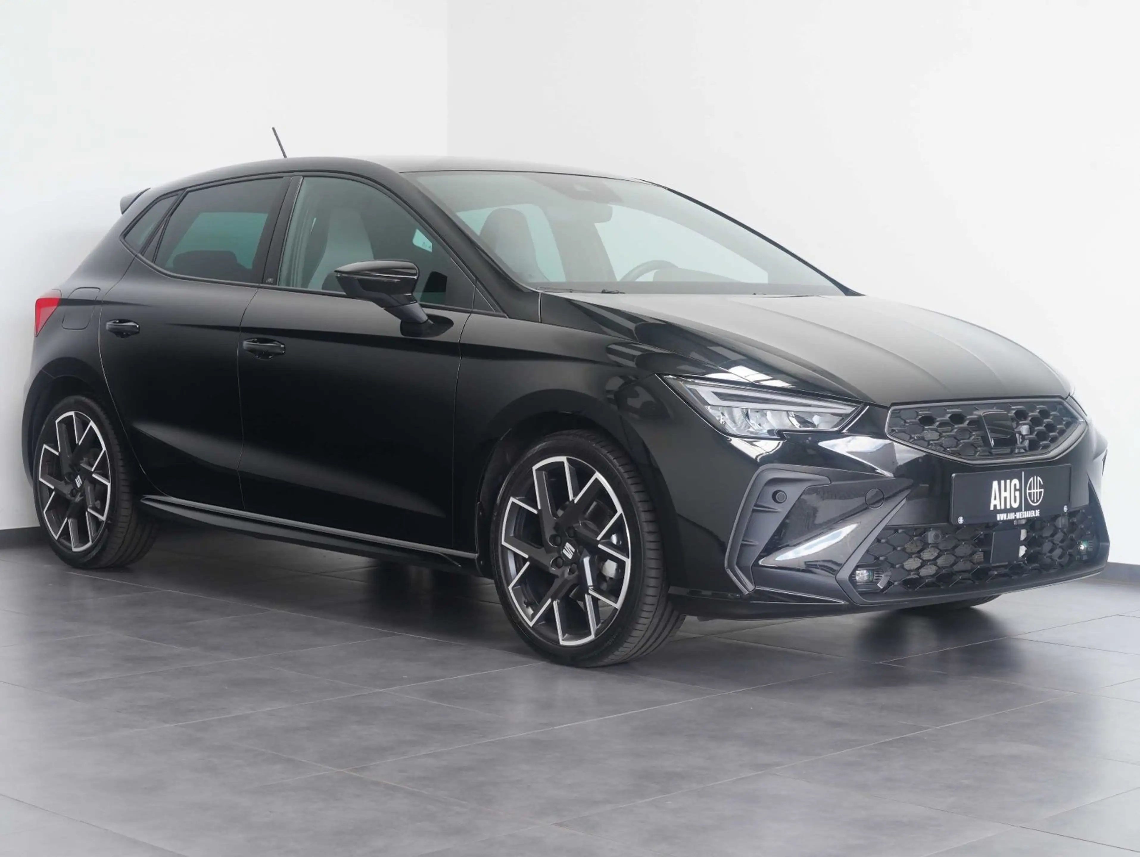 SEAT Ibiza 1.5 TSI 110 kW FR Black Edition — photo 2