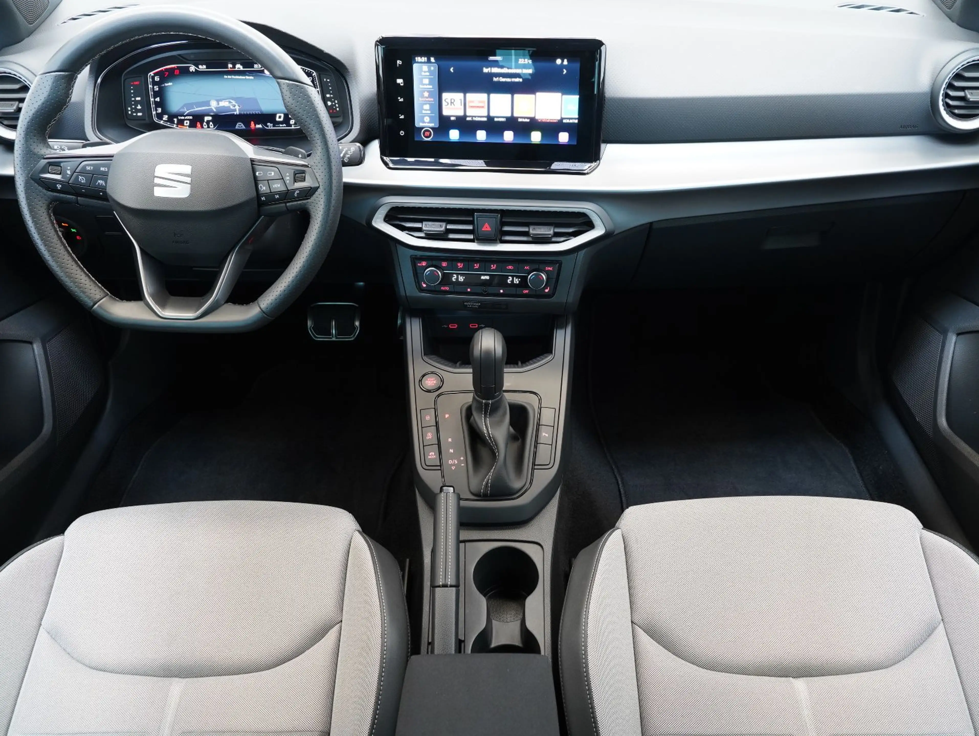 SEAT Ibiza 1.5 TSI 110 kW FR Black Edition — photo 9