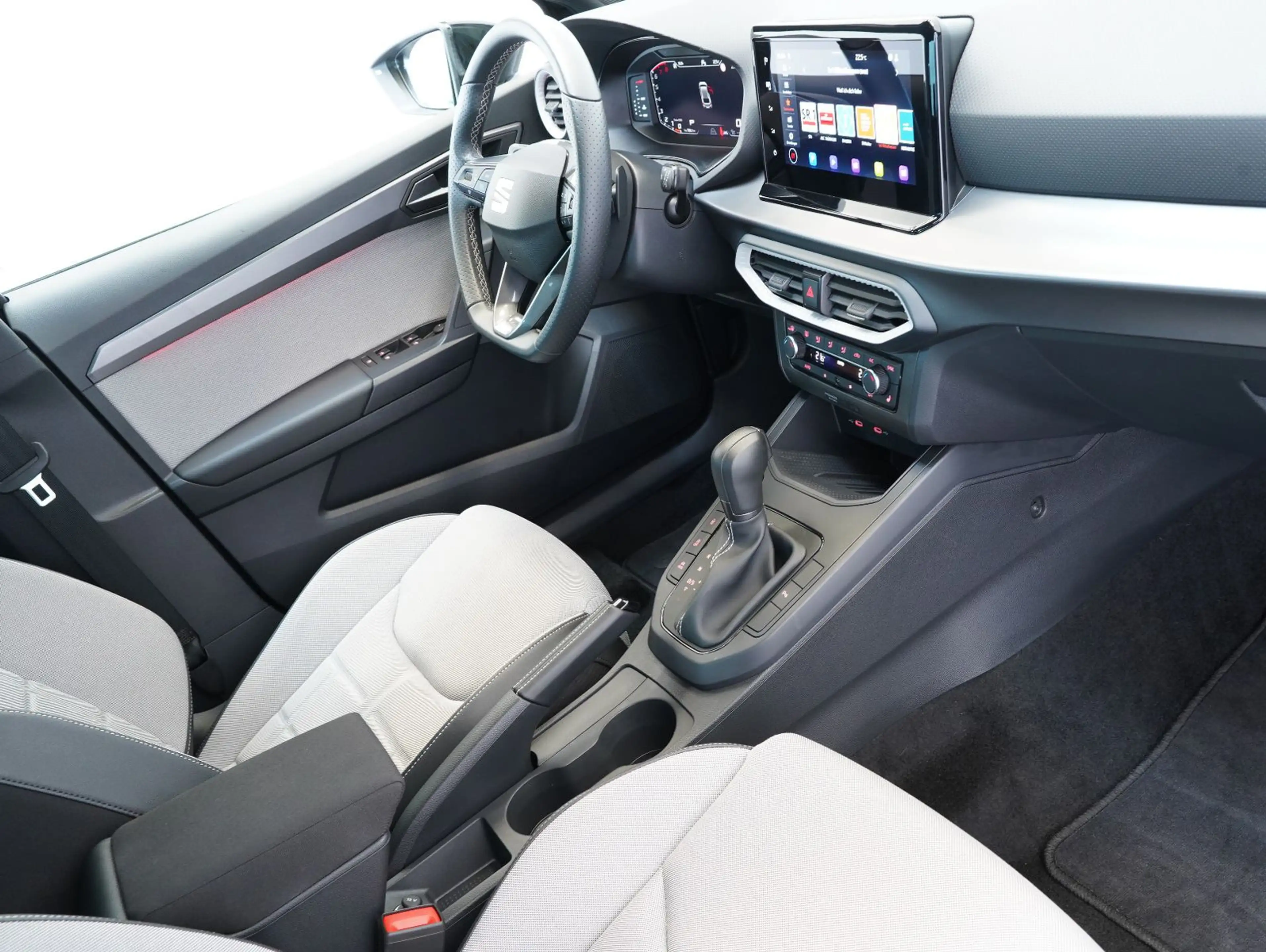 SEAT Ibiza 1.5 TSI 110 kW FR Black Edition — photo 12