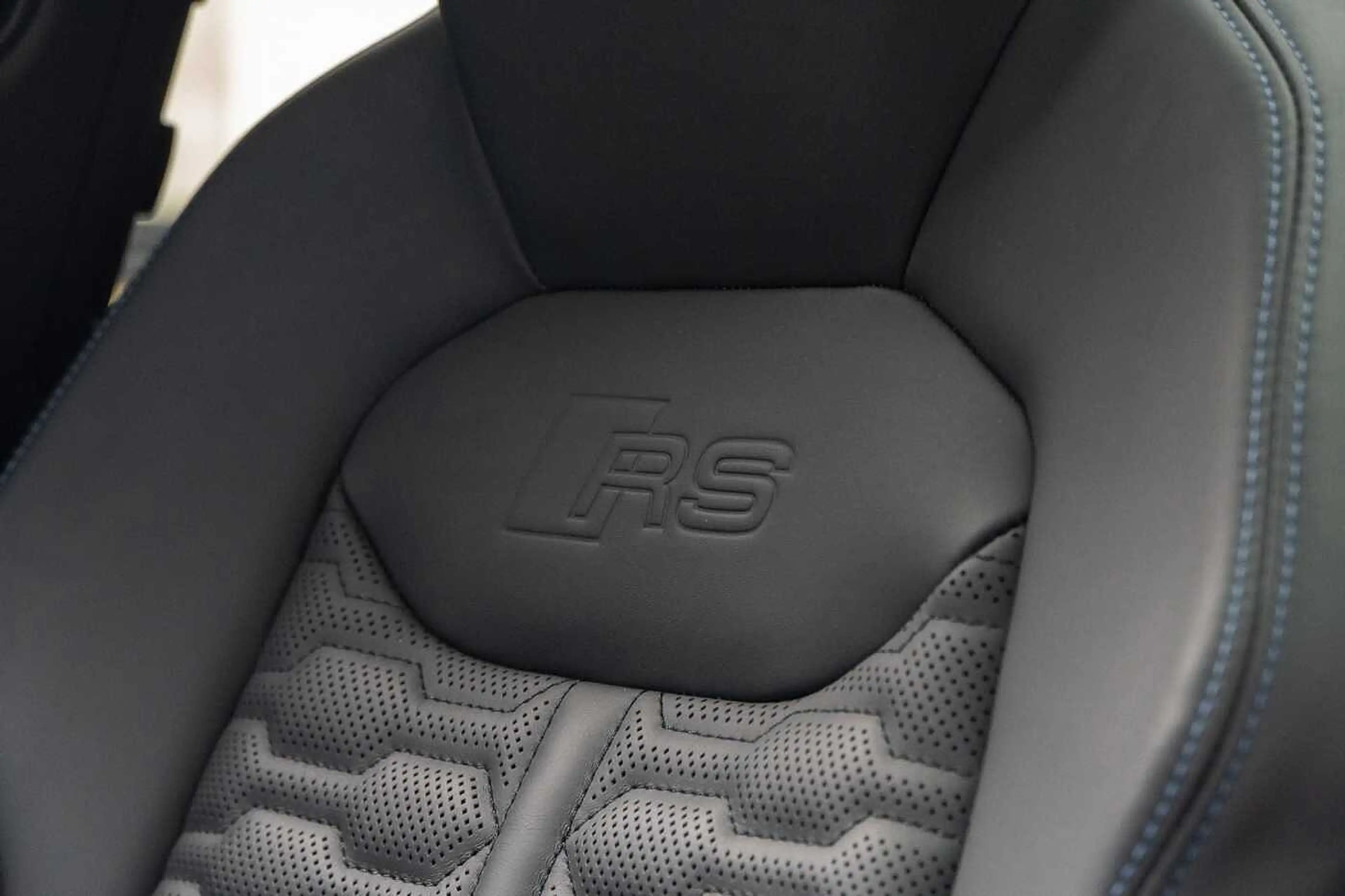 Audi RS Q8 Performance CeramicBrakes CoolingSeats B&O Laser — photo 12