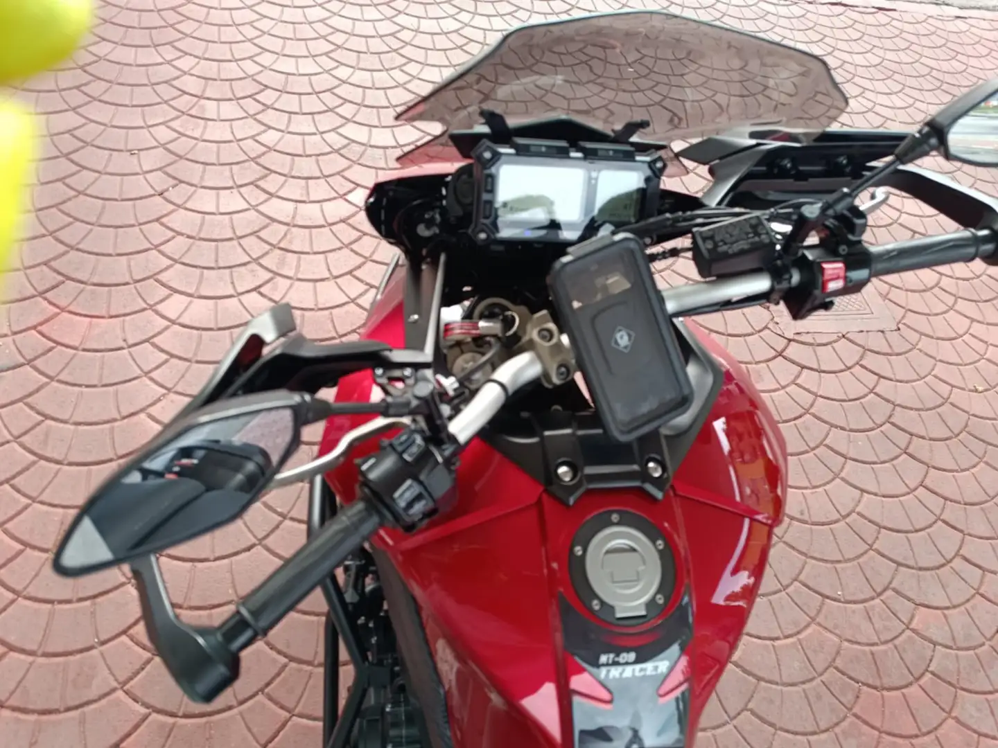 Yamaha Tracer 9 Червоний - 2