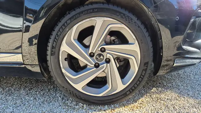 DS Automobiles DS 5 view 17
