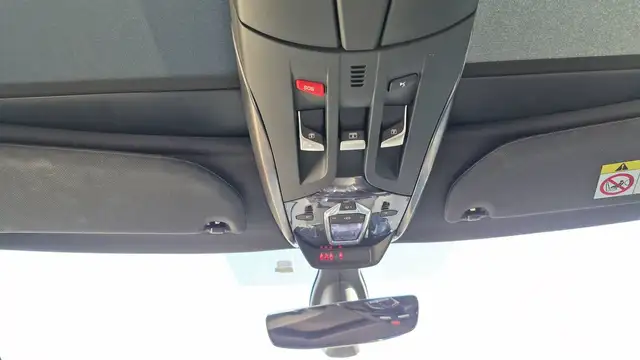DS Automobiles DS 5 view 24