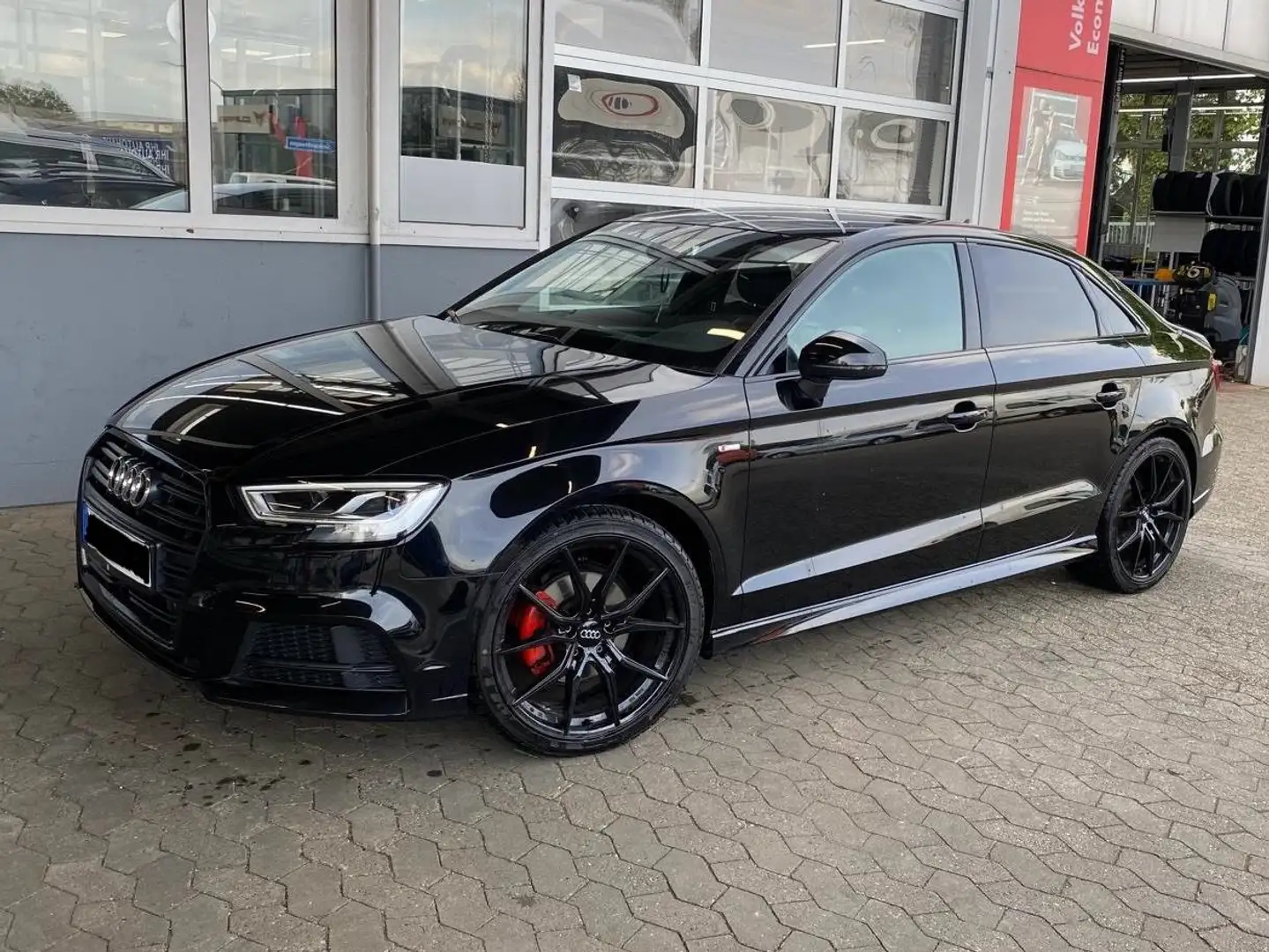 Audi A3 Audi A3 Limousine 1.5 TFSI 3x S-Line Schwarz - 1