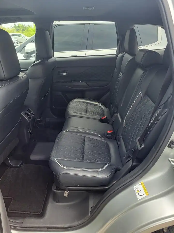 Mitsubishi Outlander снимка Mitsubishi Outlander