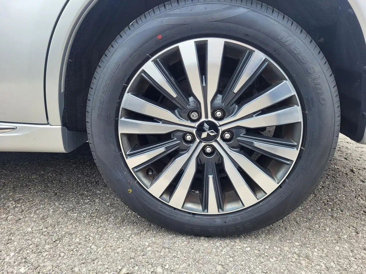 Mitsubishi Outlander снимка Mitsubishi Outlander