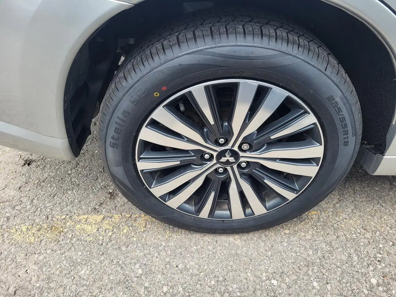 Mitsubishi Outlander снимка Mitsubishi Outlander