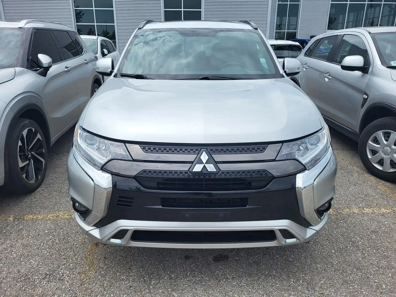 Mitsubishi Outlander снимка Mitsubishi Outlander