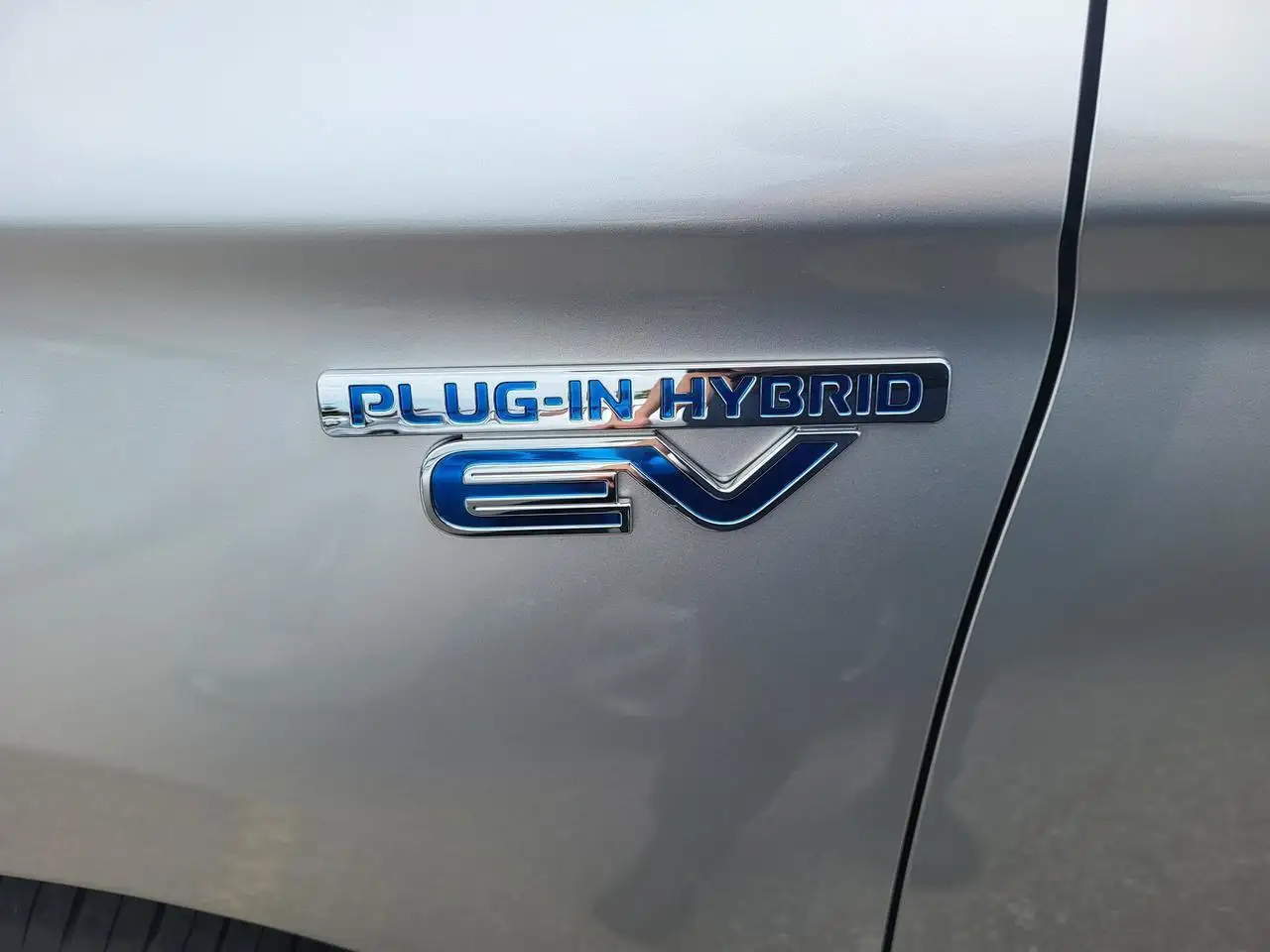 Mitsubishi Outlander снимка Mitsubishi Outlander