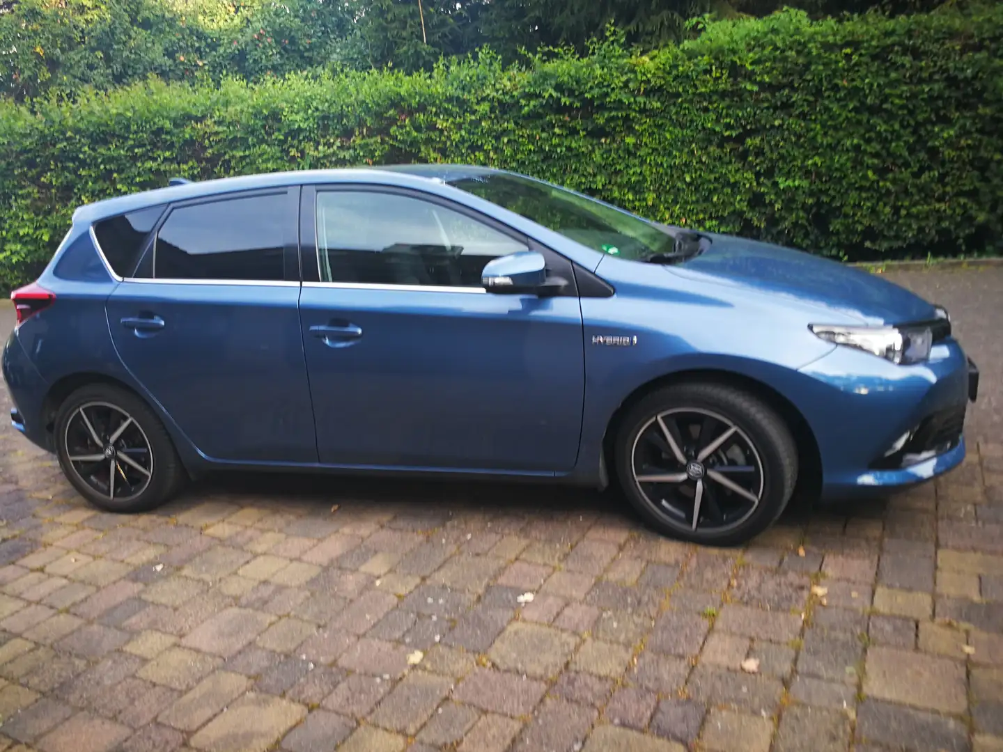 Toyota Auris Auris 1.8 VVT-i Hybrid Automatik Touring Sports Te Blau - 1