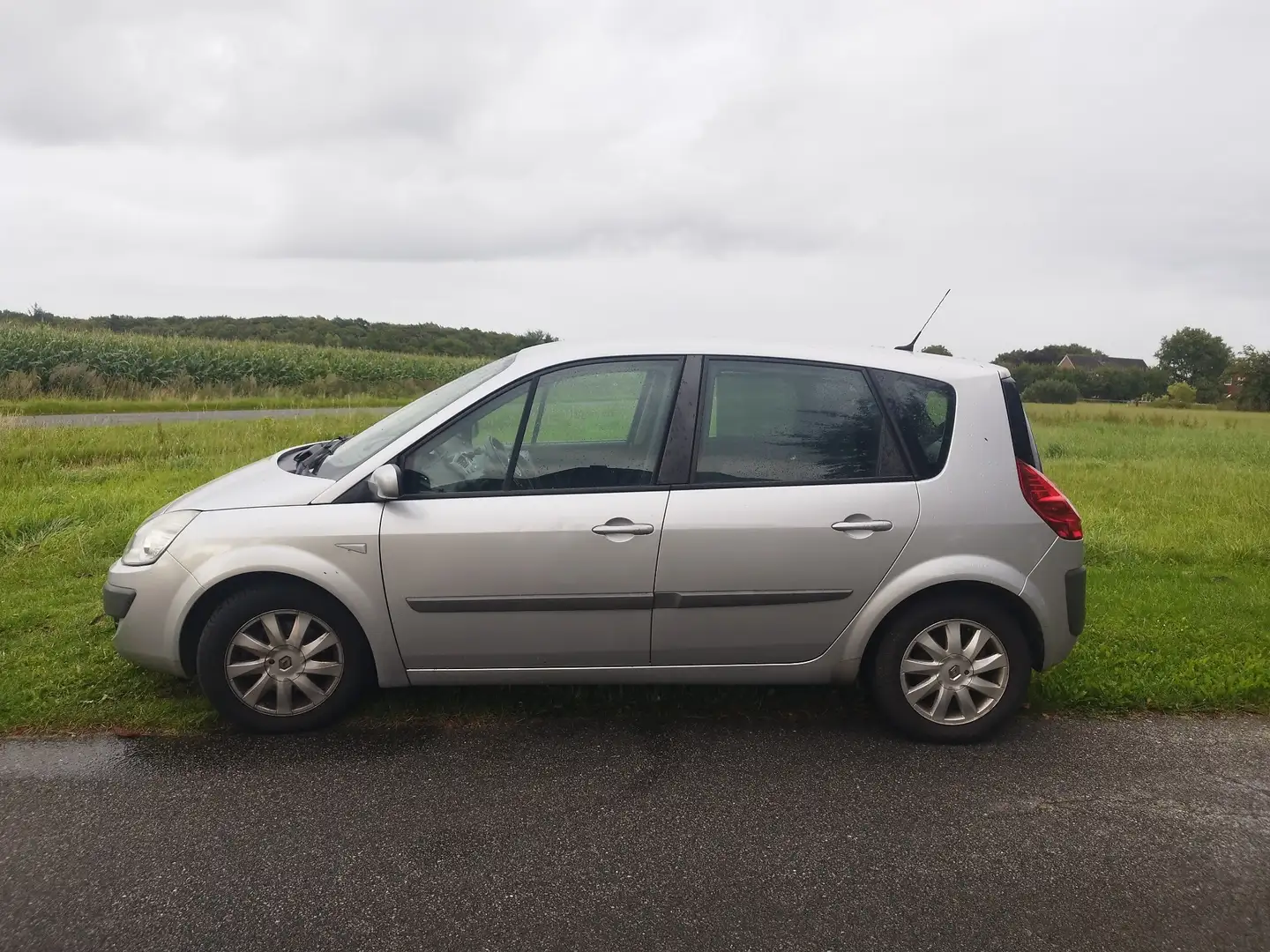 Renault Scenic - 1