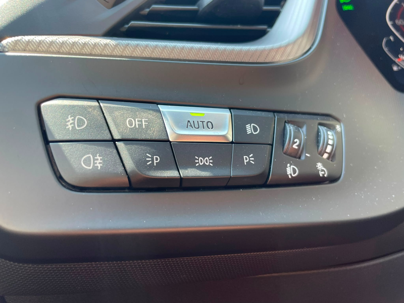 BMW 118 118i Aut. Pack M - GARANTIE JUSQU'A 36 MOIS — photo 11