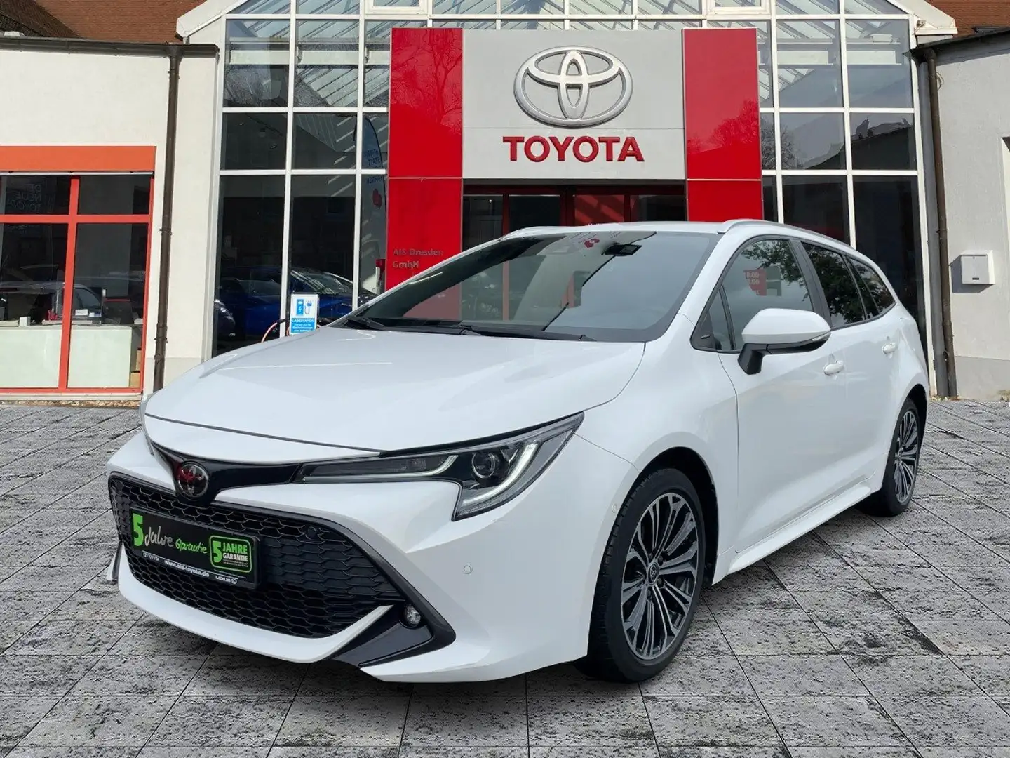 Toyota Corolla TS 1.2T Team D ACC*KAM*DAB*SHZ*LED Bianco - 2