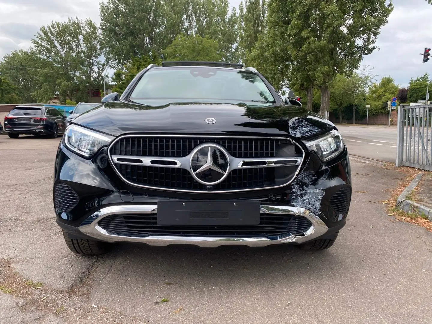 Mercedes-Benz GLC 300 de 4M/Avantgarde+/Distr+/Pano/AHK/Memory Schwarz - 1
