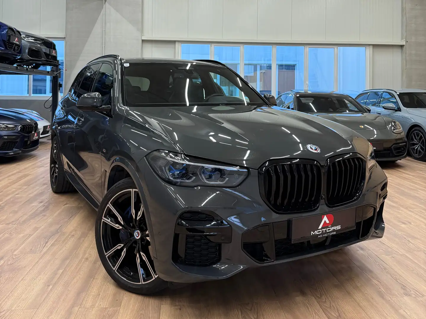 BMW X5 xDrive 30d M Sport / MwSt / Pano / Massage / AHK Grau - 2
