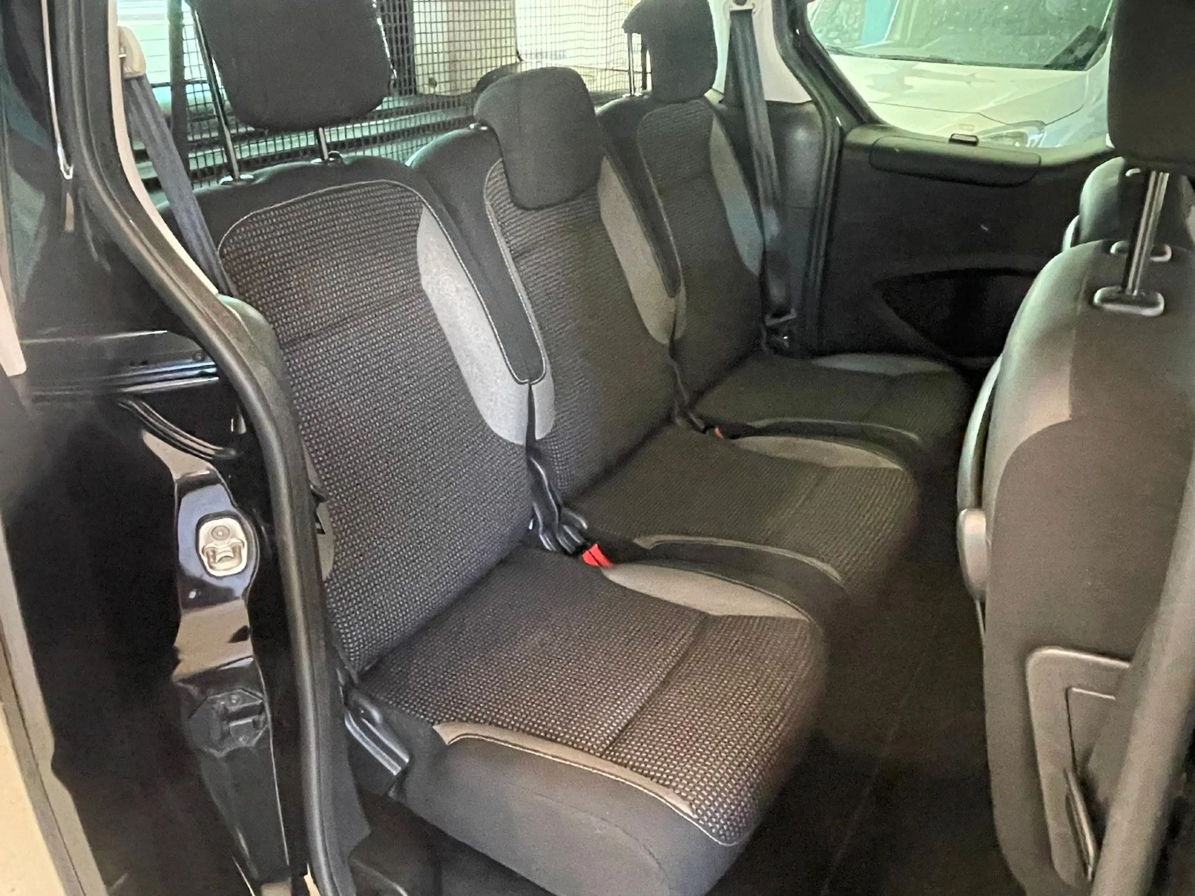 Peugeot Partner Tepee Allure — photo 8