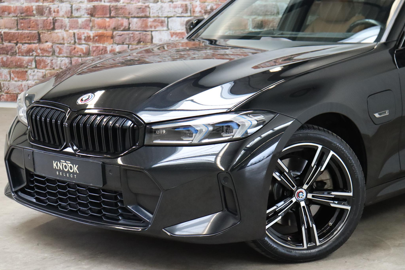 BMW 330 3-serie Touring 330e High Executive M Sport Pakket — photo 2