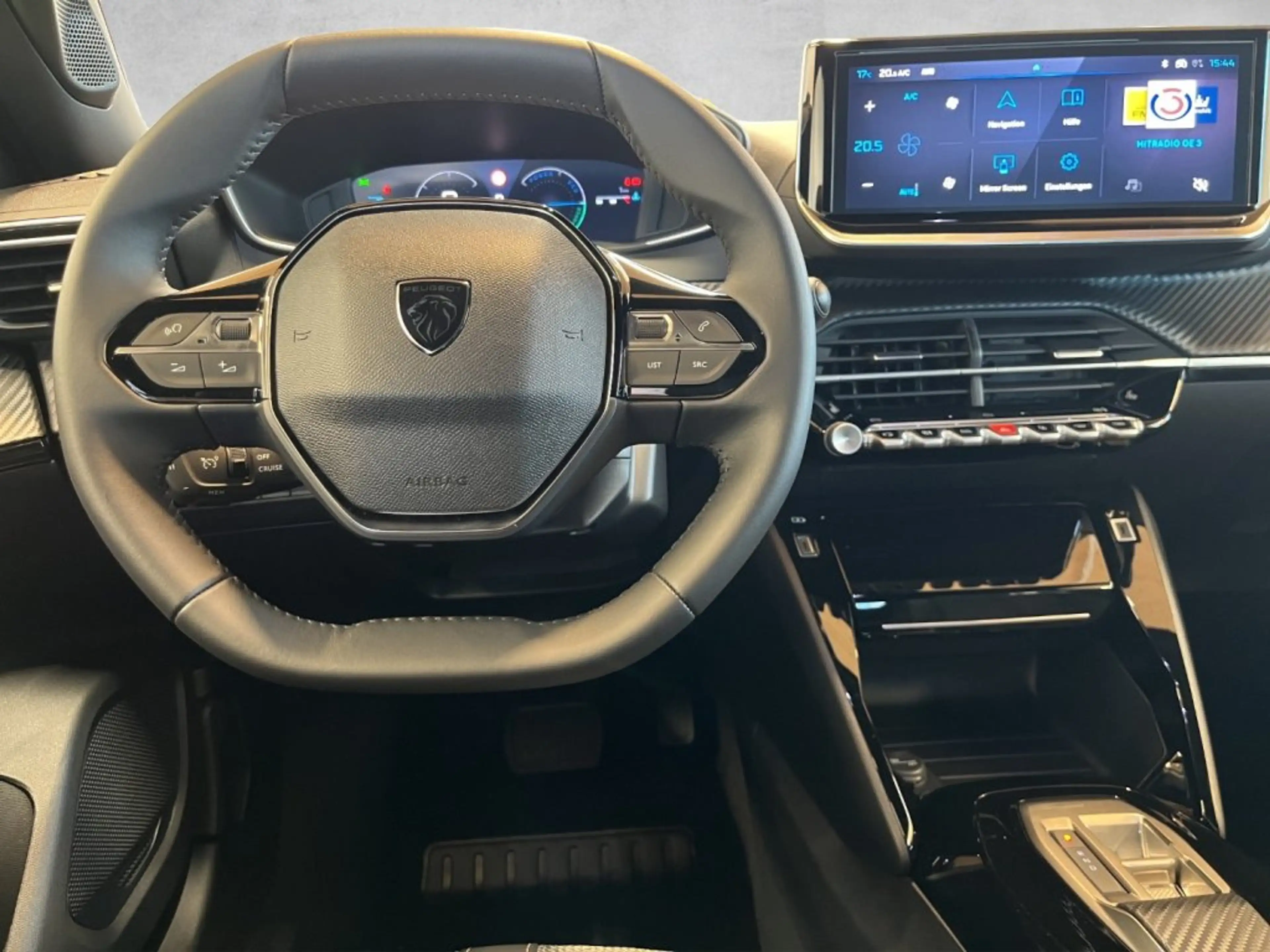 Peugeot 2008 Allure MHEV 110 e-DCS6 — photo 14