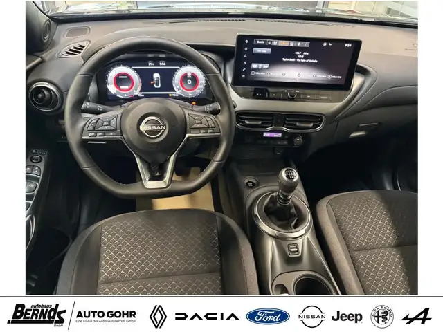 Nissan Juke view 12