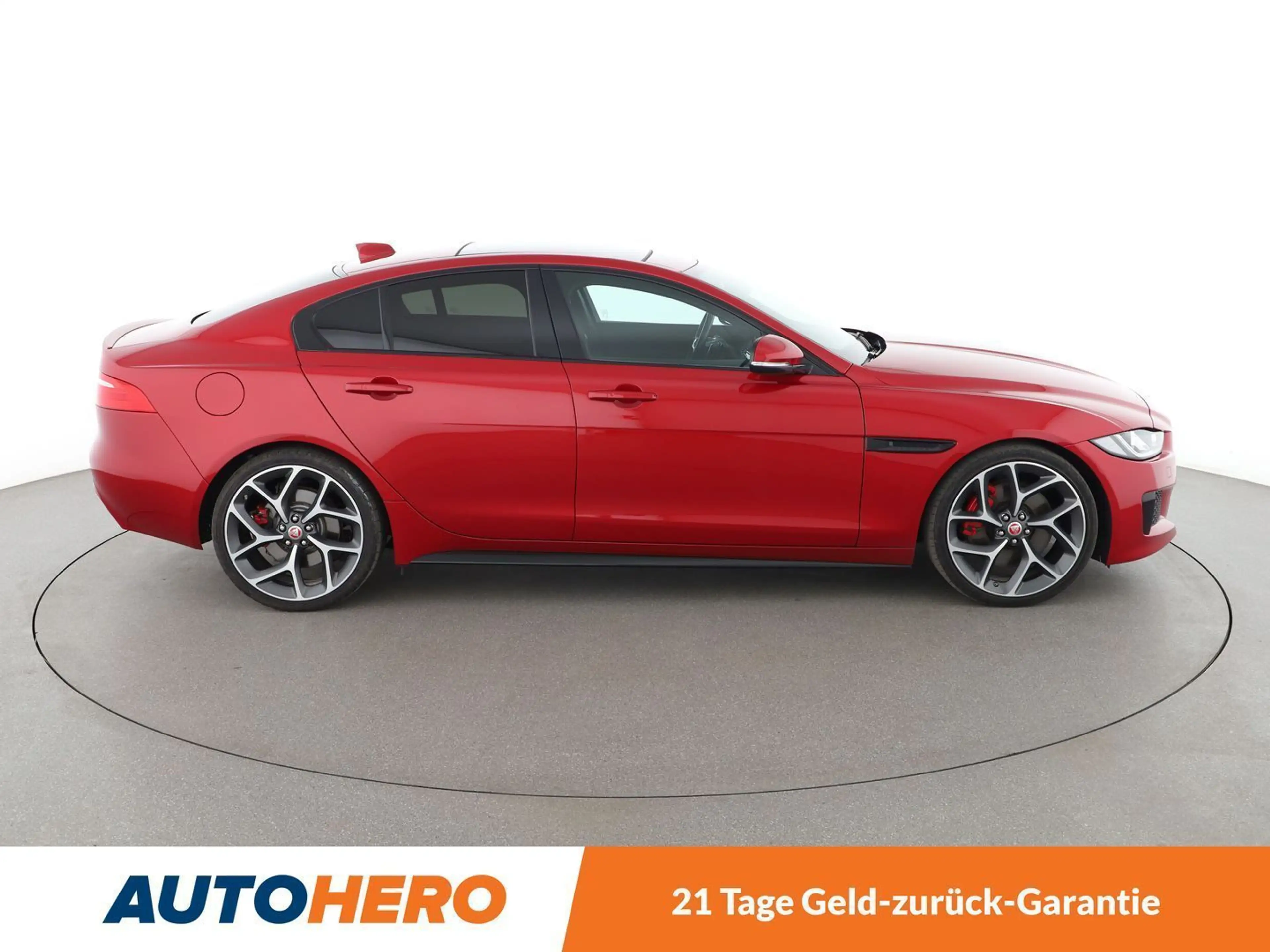 Jaguar XE 3.0 V6 S Aut.*NAVI*BiXENON*CAM*TEMPO*SHZ*LHZ*ALU* — photo 7