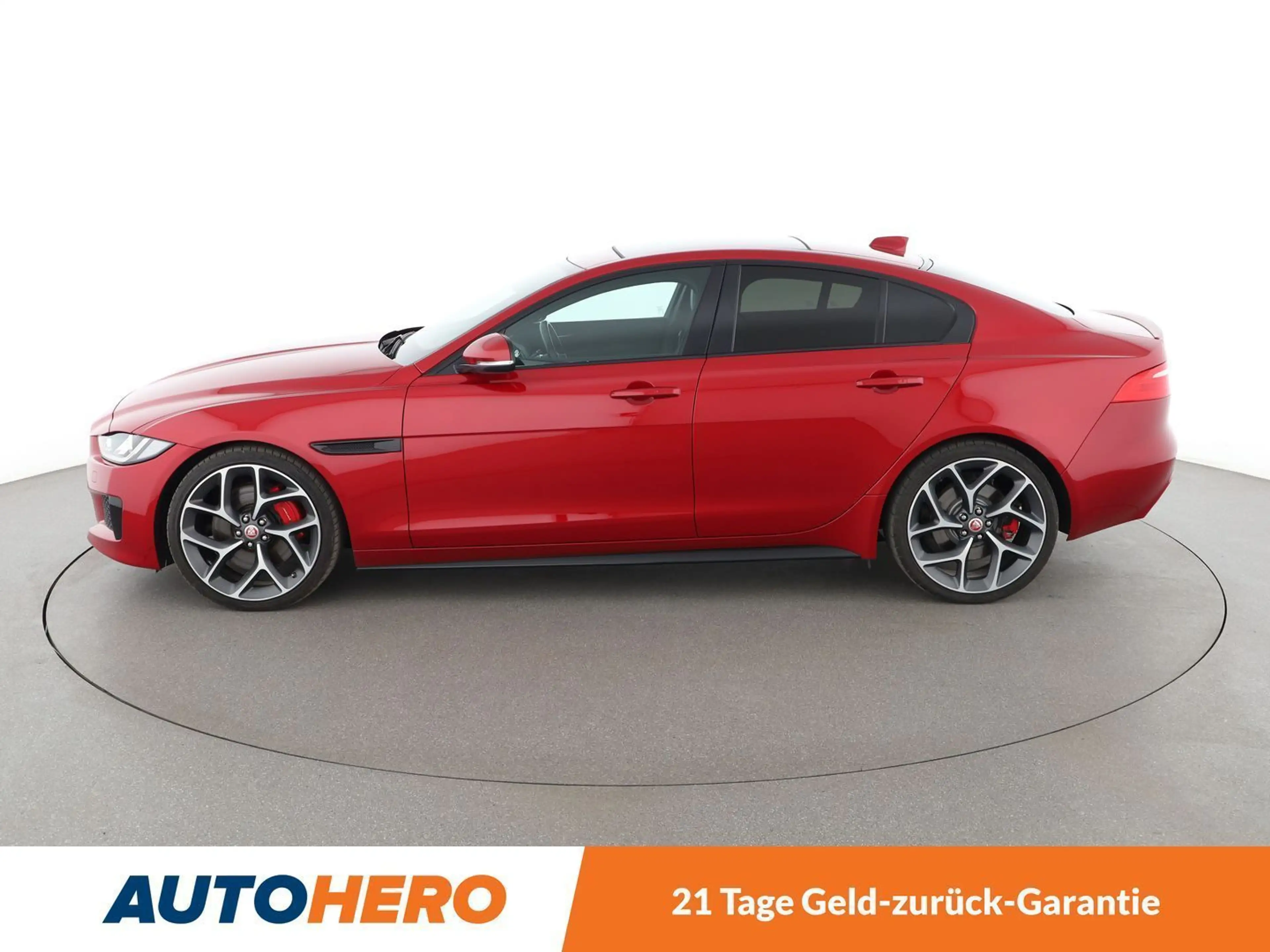 Jaguar XE 3.0 V6 S Aut.*NAVI*BiXENON*CAM*TEMPO*SHZ*LHZ*ALU* — photo 3