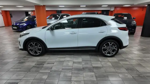 Kia Xceed view 3