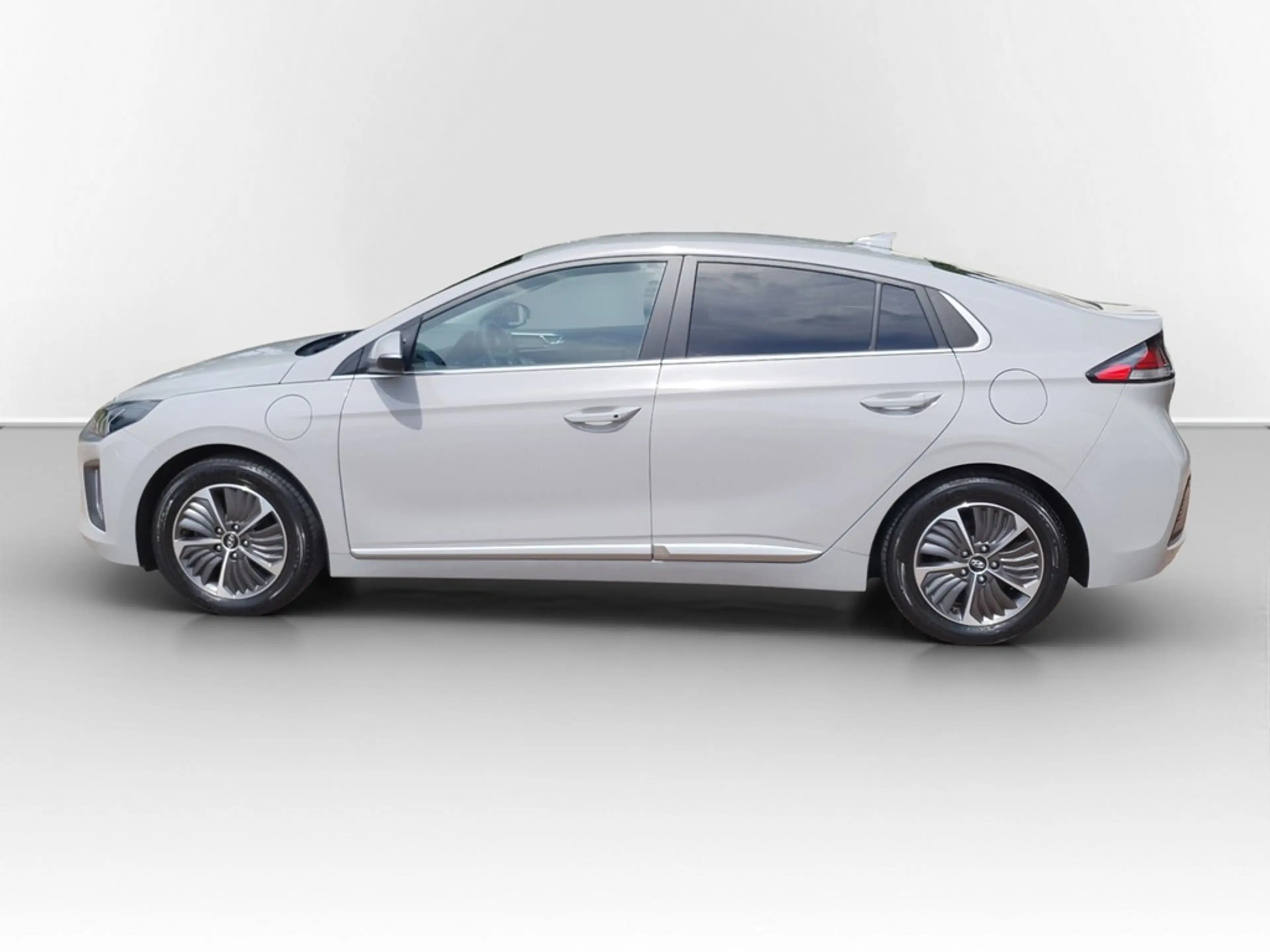 Hyundai IONIQ 1.6 GDI PHEV Style INFINITY*LED*NAV*SHZ*ACC*PDC... — photo 10