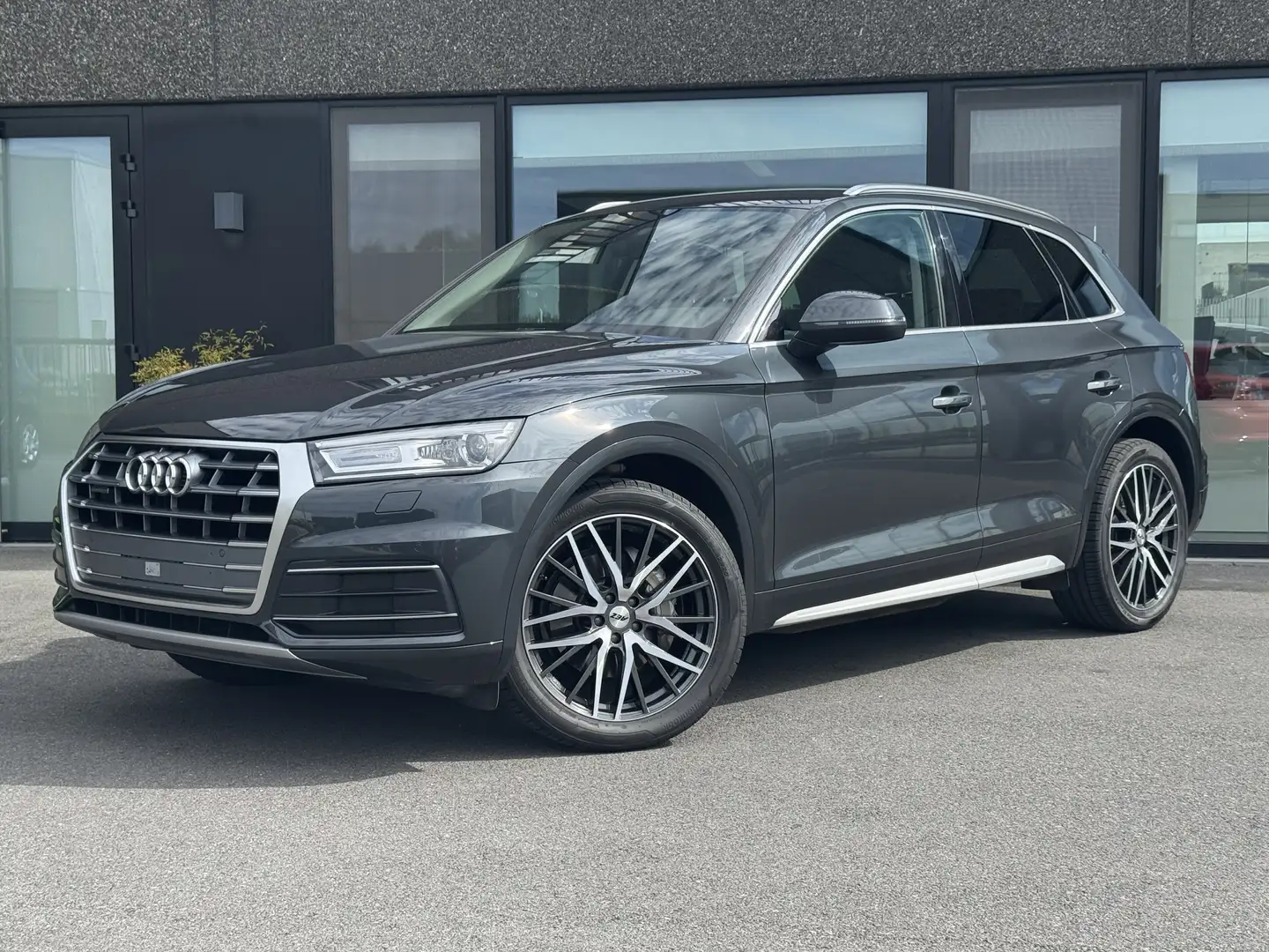 Audi Q5 2.0 TDI Quattro S-Tronic Sport - 190 PK | 4x4 | Gris - 1