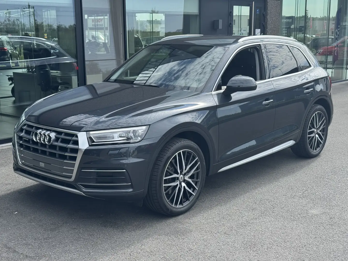Audi Q5 2.0 TDI Quattro S-Tronic Sport - 190 PK | 4x4 | Gris - 2