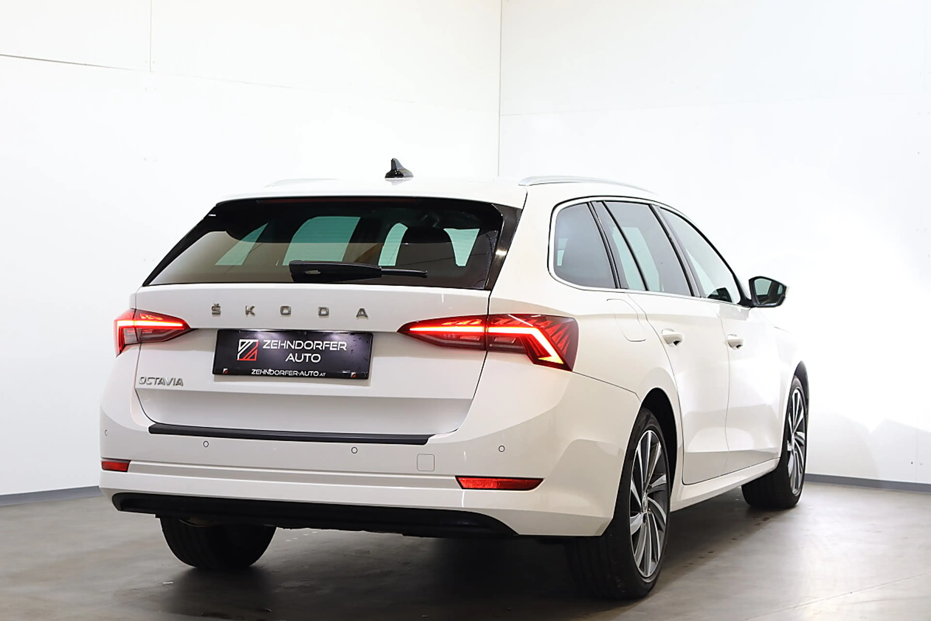 Skoda Octavia 2.0 TDI DPF Premium|Pickerl NEU|AHK|LED|RFK|SHZ — photo 6