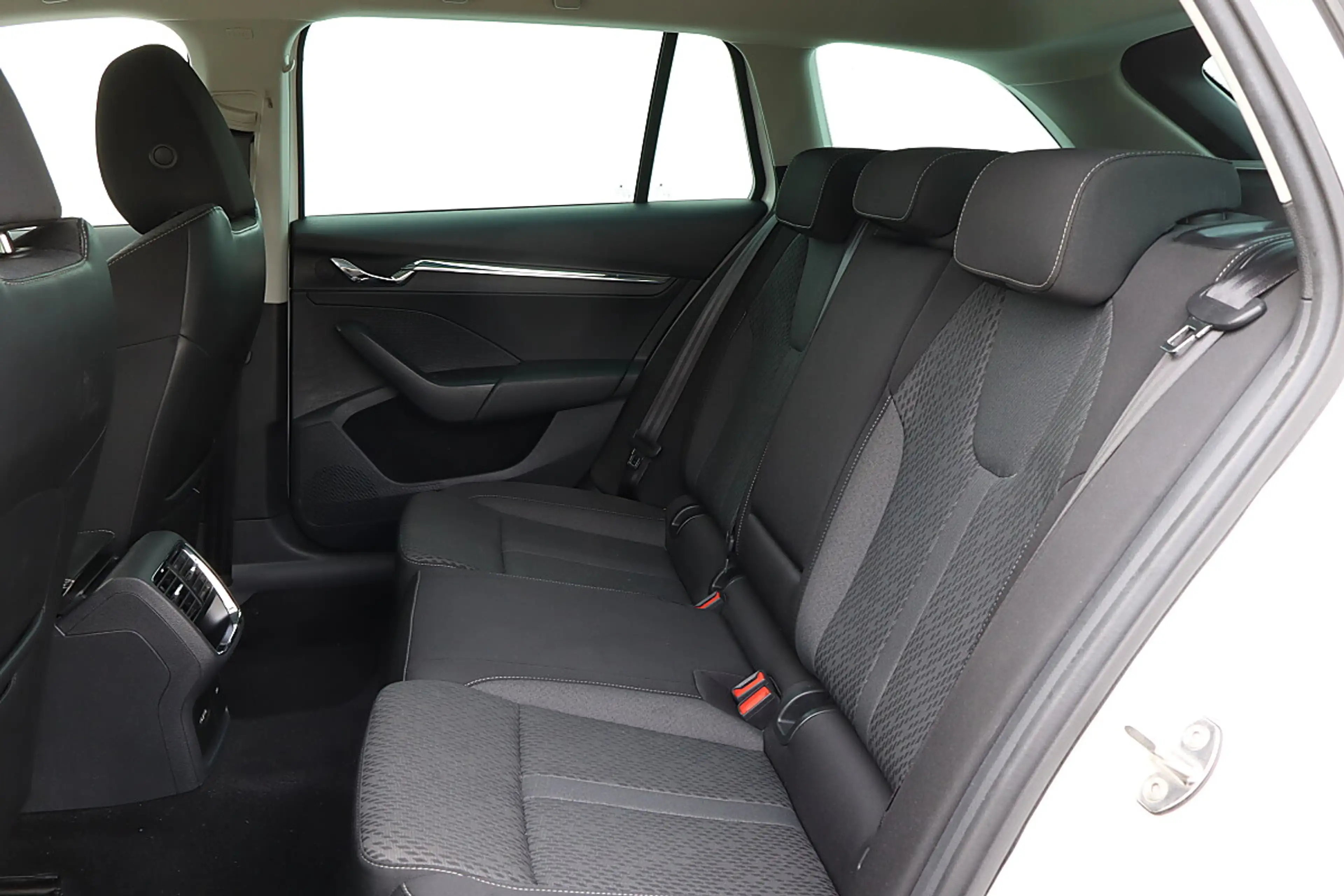 Skoda Octavia 2.0 TDI DPF Premium|Pickerl NEU|AHK|LED|RFK|SHZ — photo 11