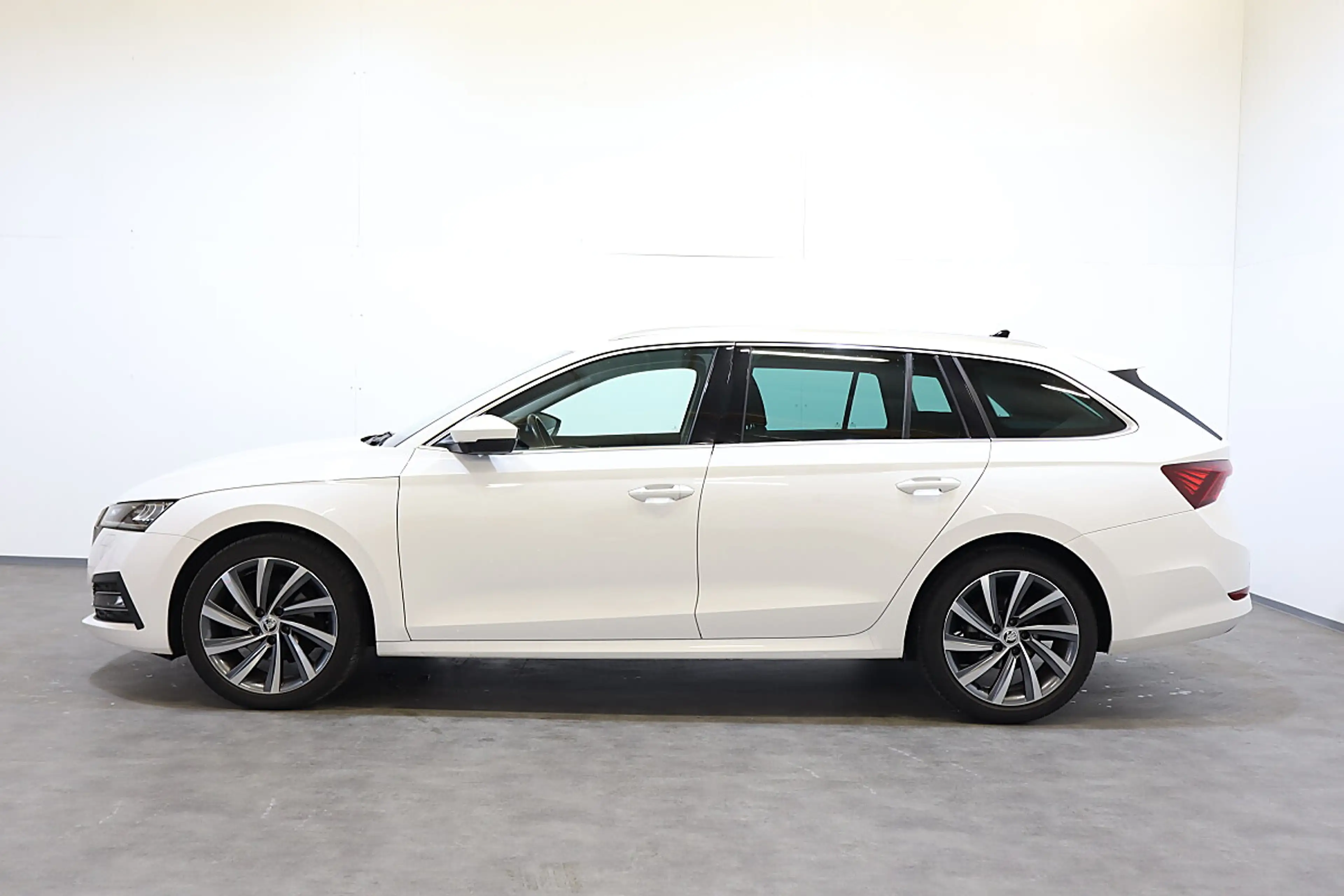 Skoda Octavia 2.0 TDI DPF Premium|Pickerl NEU|AHK|LED|RFK|SHZ — photo 7