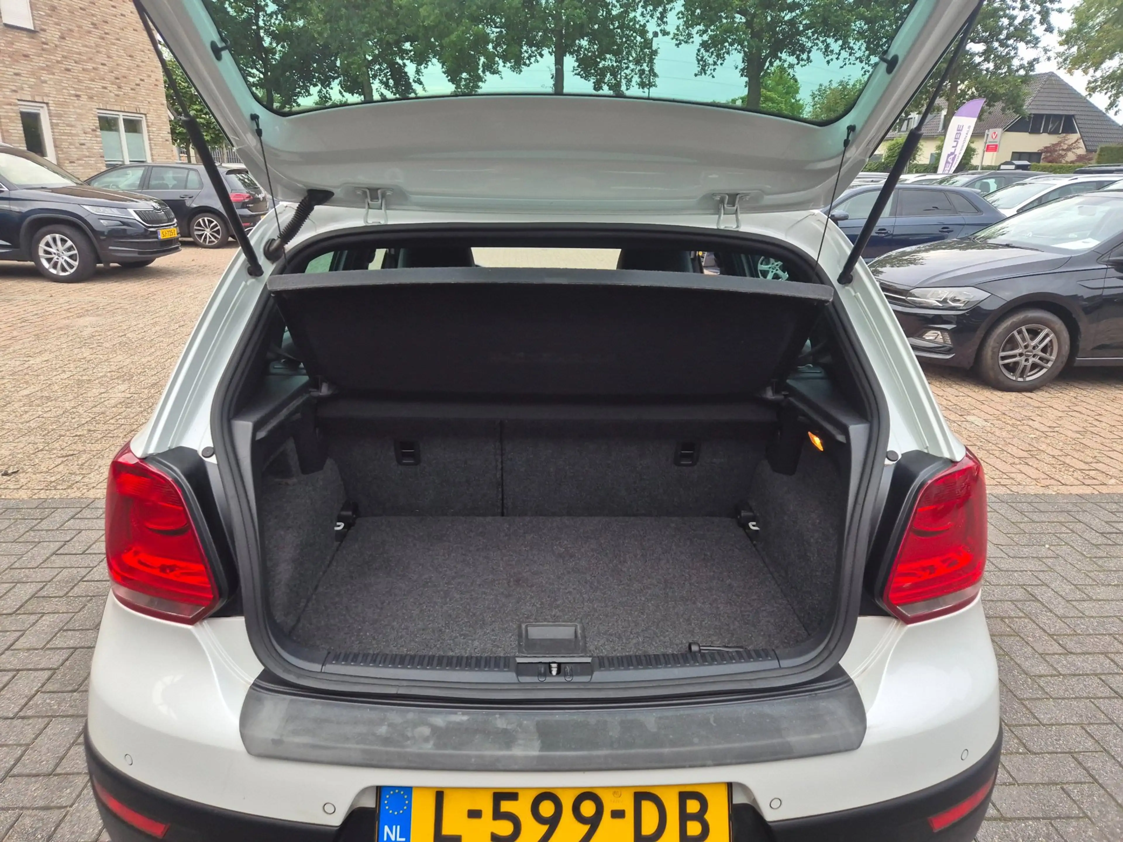 Volkswagen Polo Cross 1.2 TSI leer met alcantara navi — photo 9