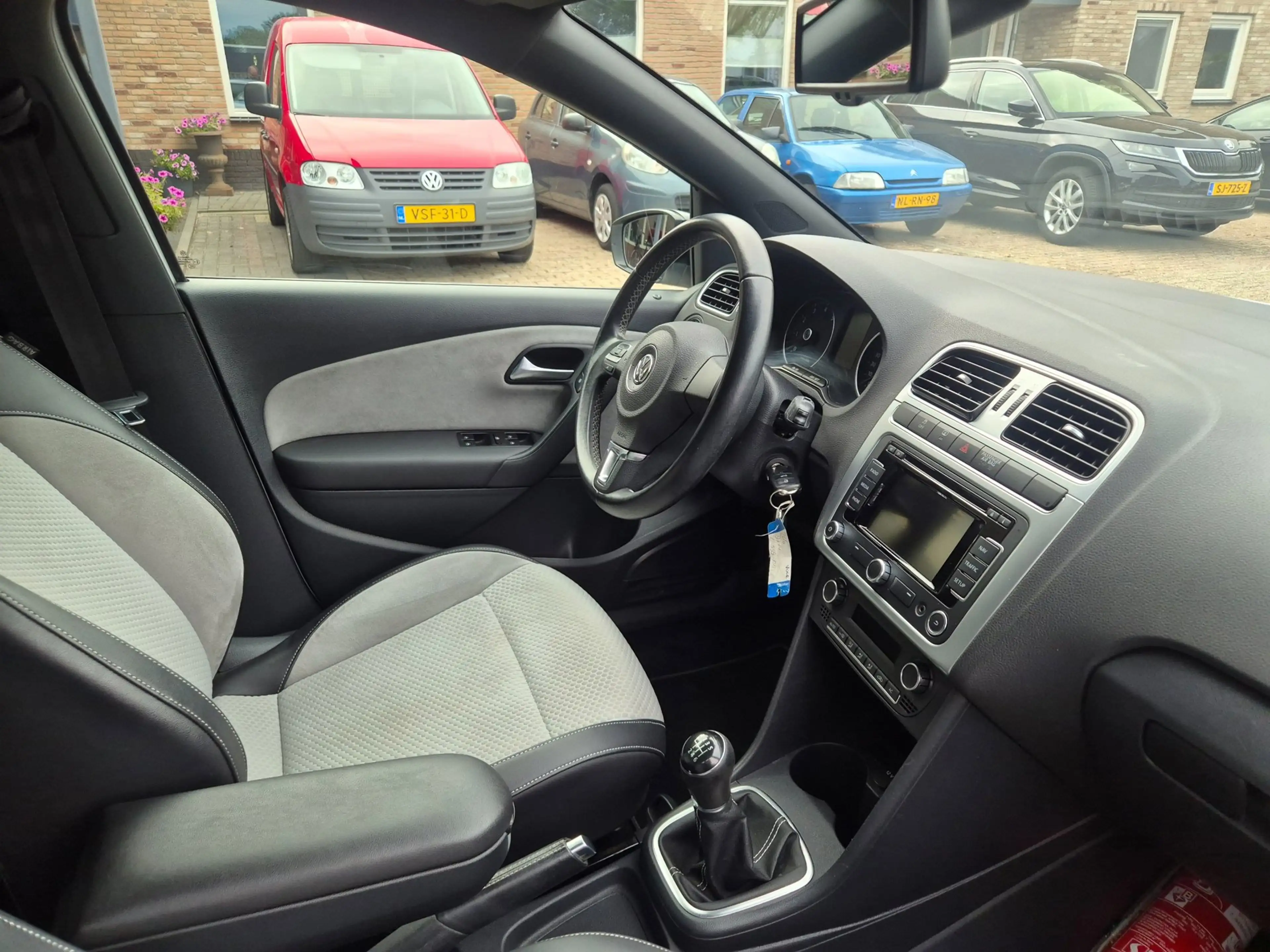 Volkswagen Polo Cross 1.2 TSI leer met alcantara navi — photo 16
