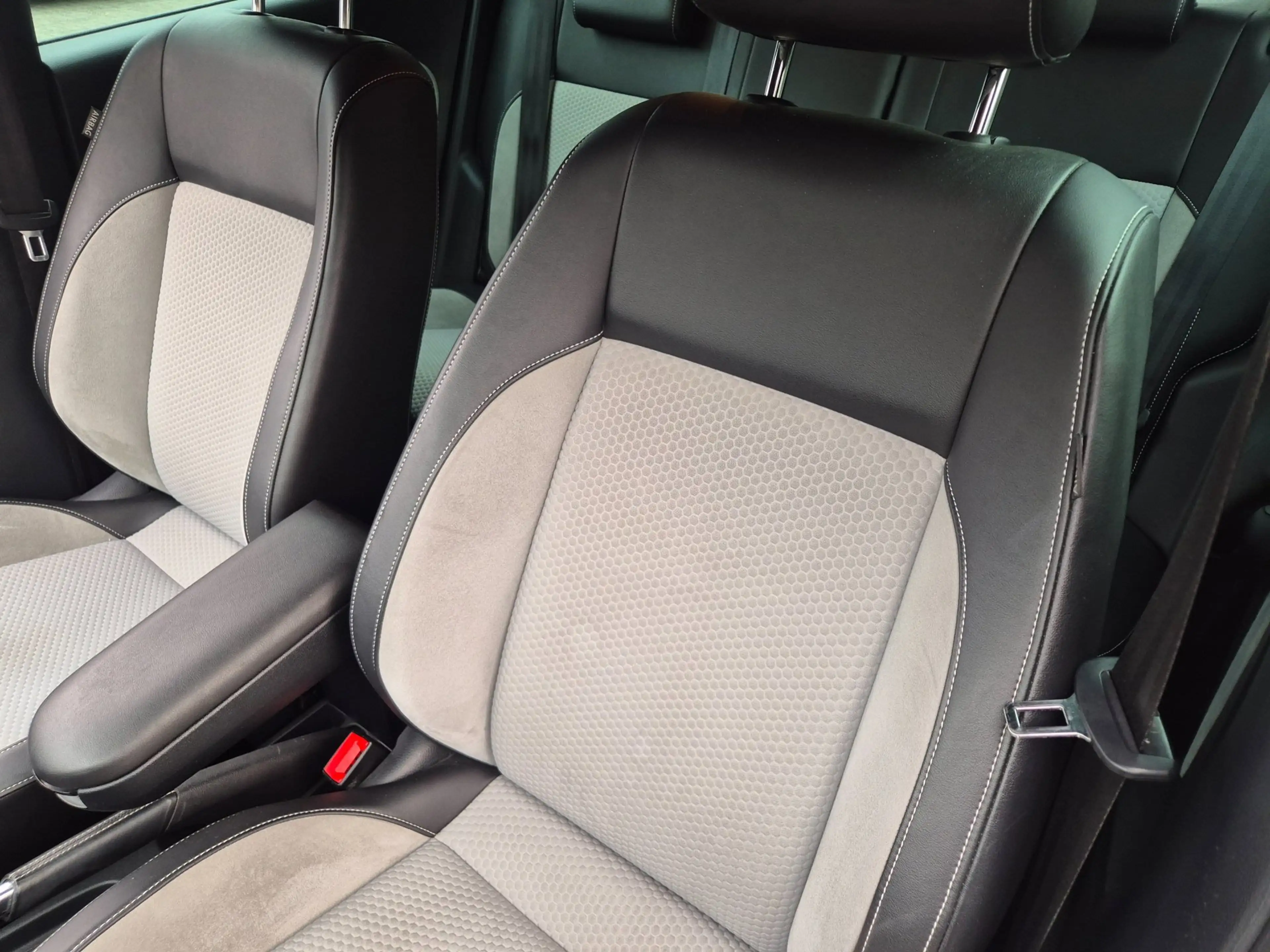 Volkswagen Polo Cross 1.2 TSI leer met alcantara navi — photo 19